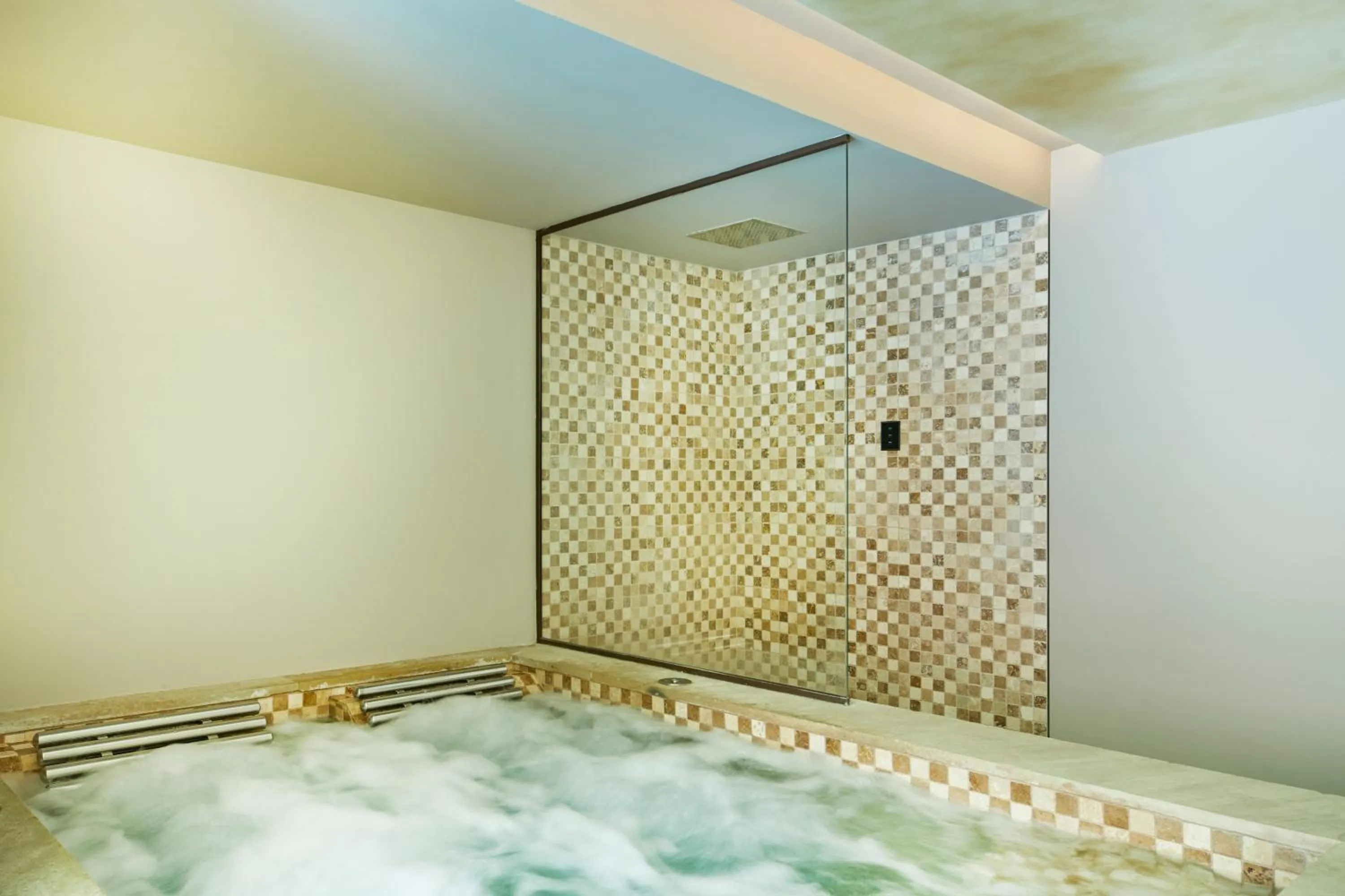 Spa and wellness centre/facilities in Sa Creu Nova Petit Palais Art & Spa