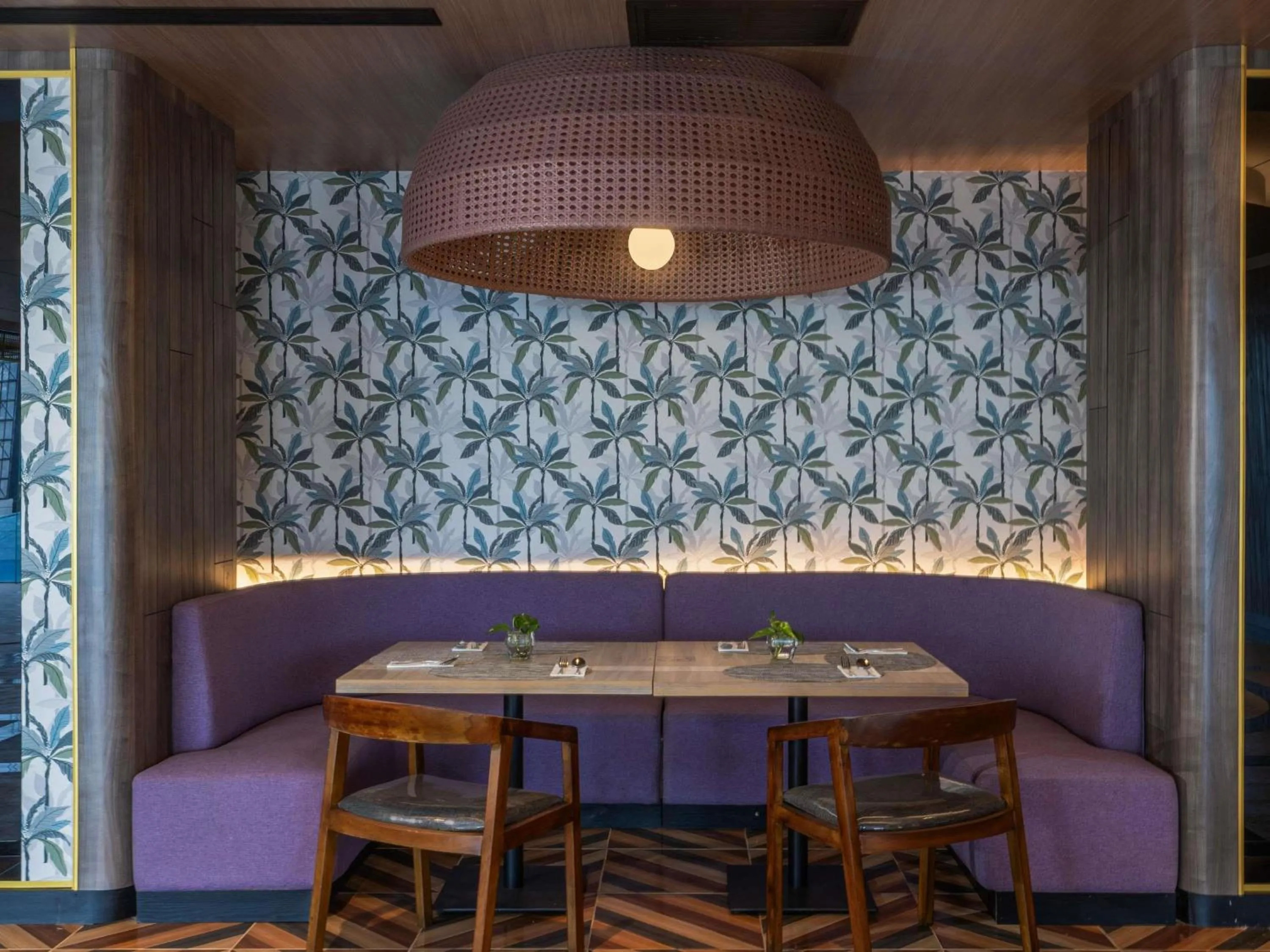 Restaurant/places to eat in Mercure Jayapura