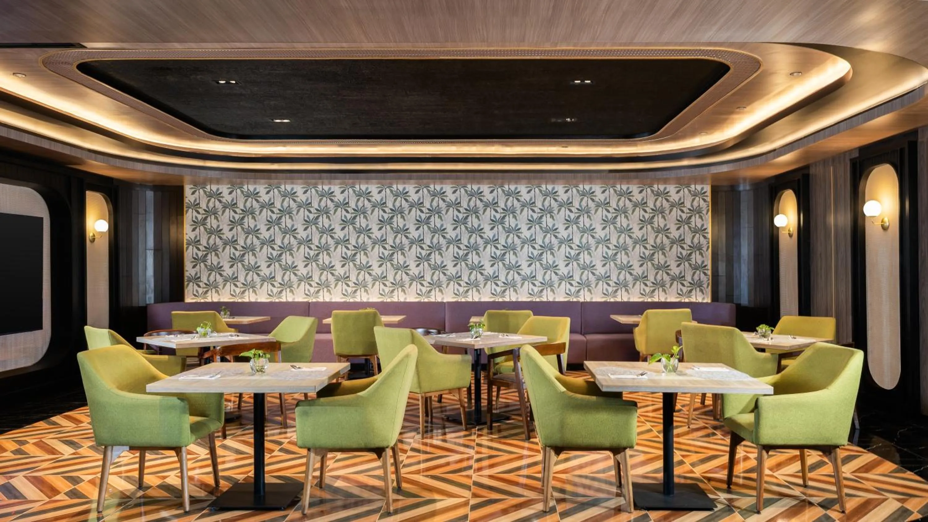 Restaurant/places to eat in Mercure Jayapura