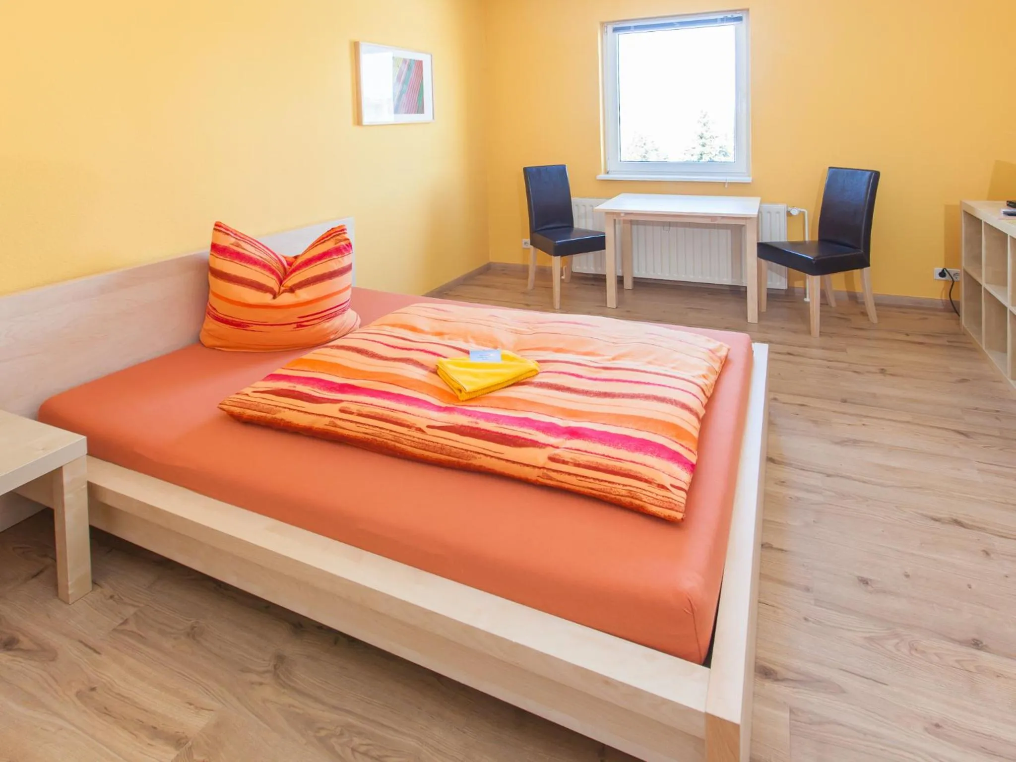 Shower, Bed in Pension Molsdorf