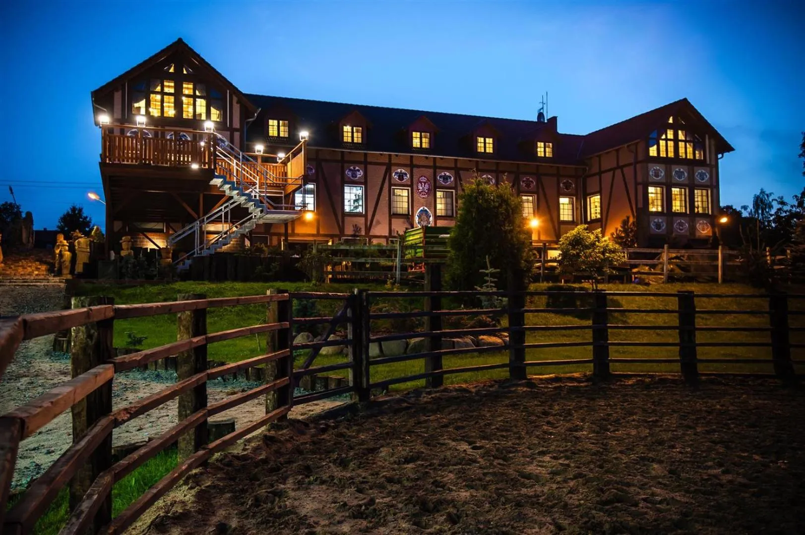 Property building in Akademia Kuraszków