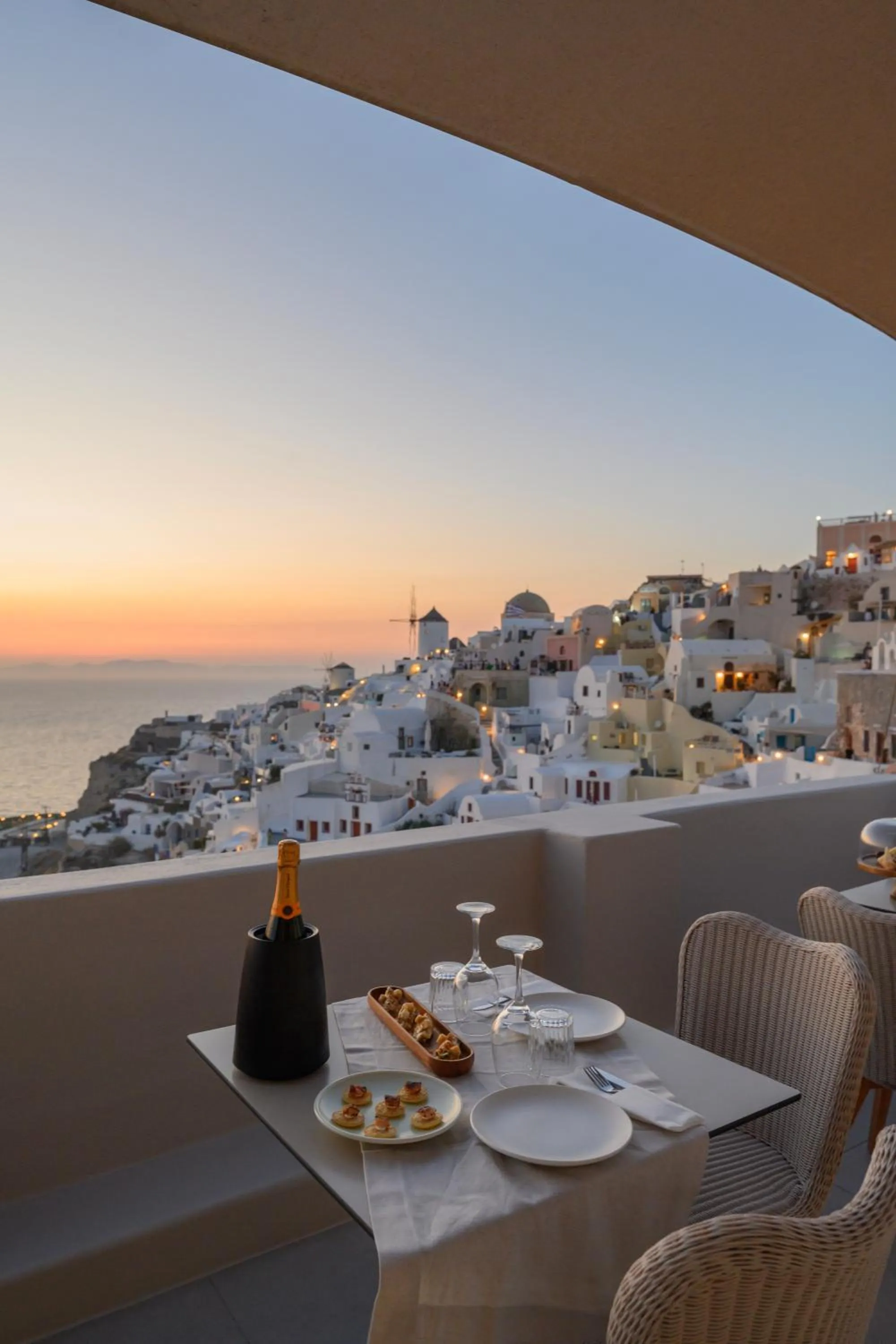 Art Maisons Oia Castle