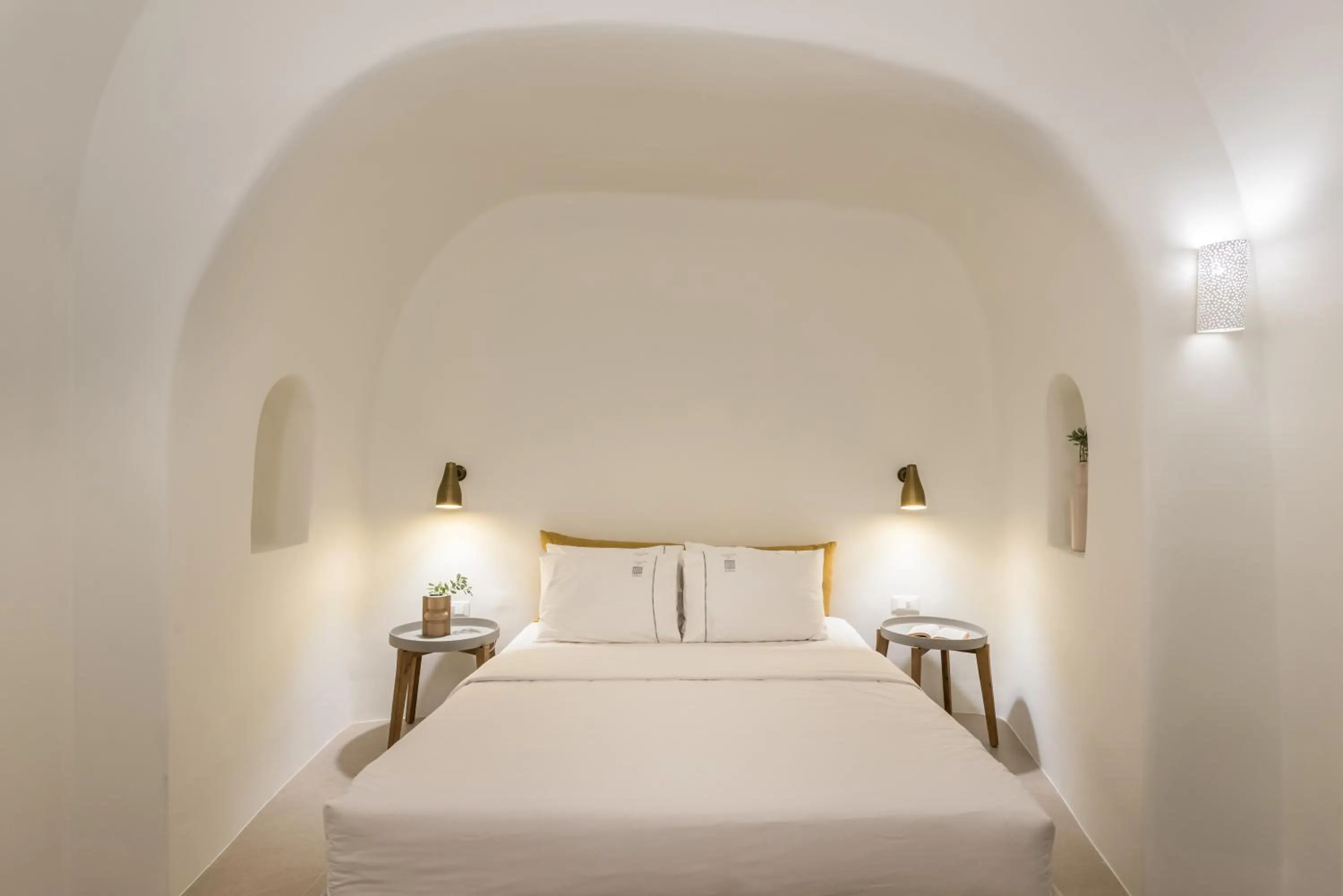 Bedroom, Bed in Art Maisons Oia Castle