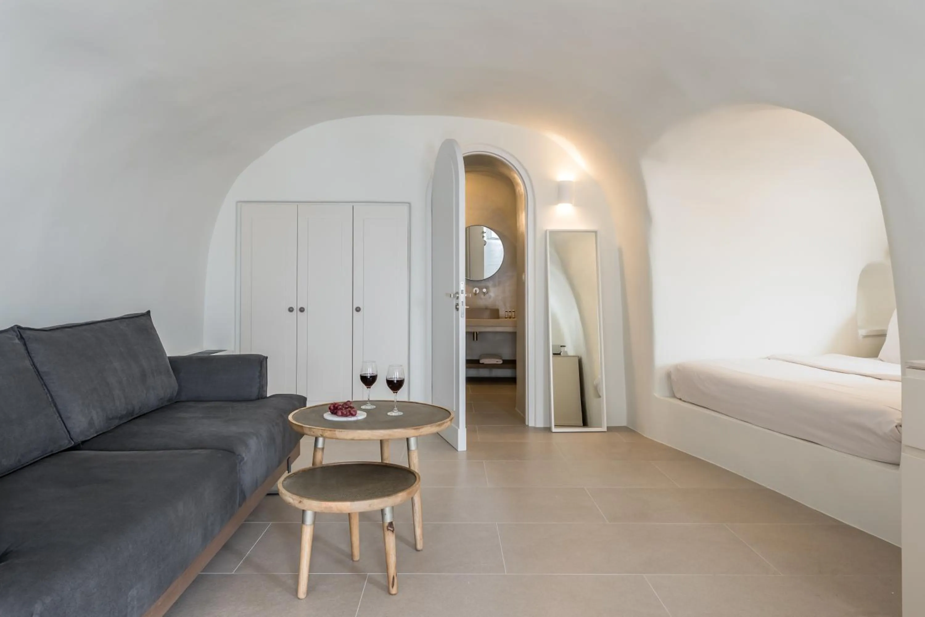 Living room, Bed in Art Maisons Oia Castle