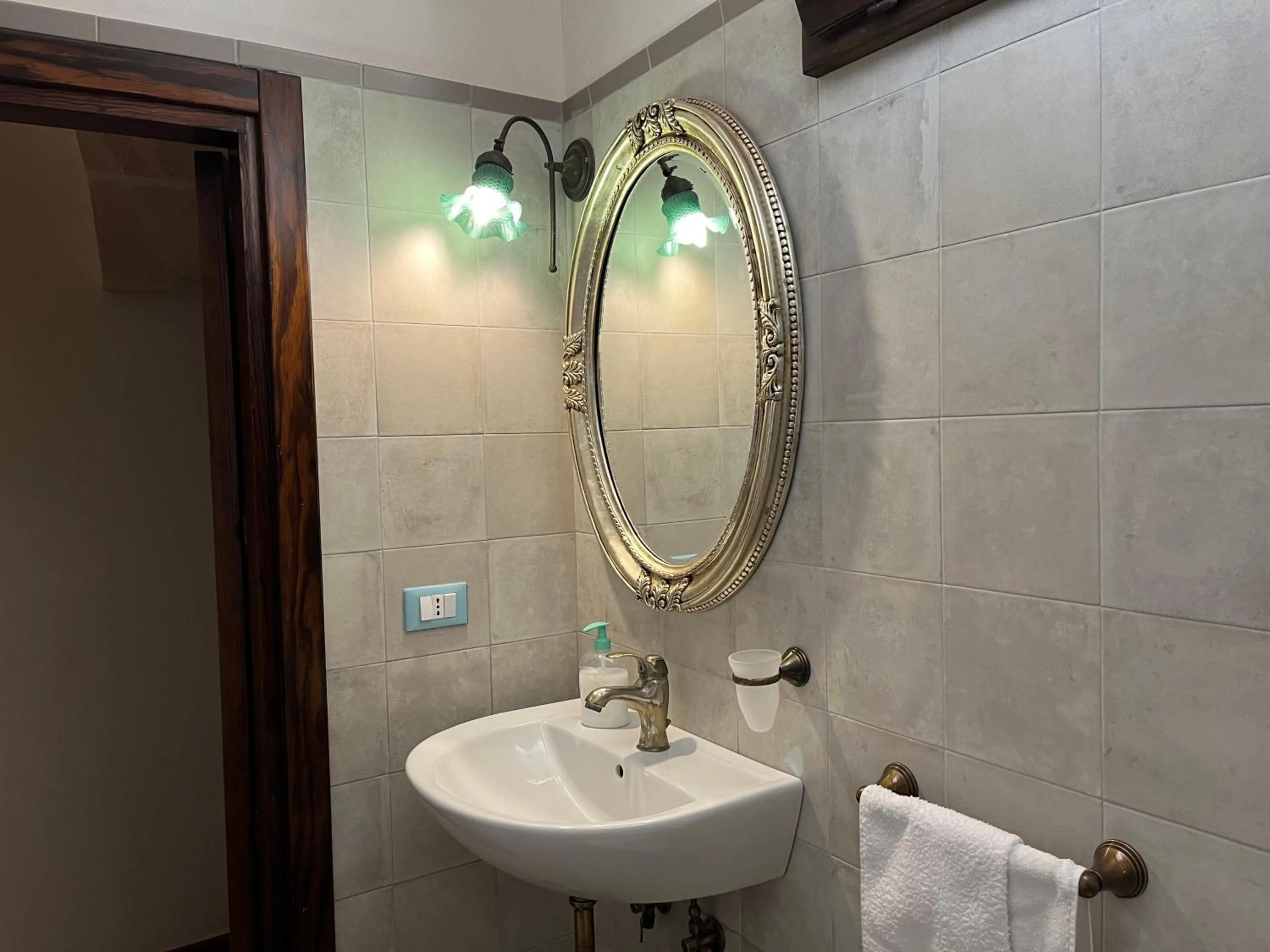 Bathroom in Masseria La Camardia