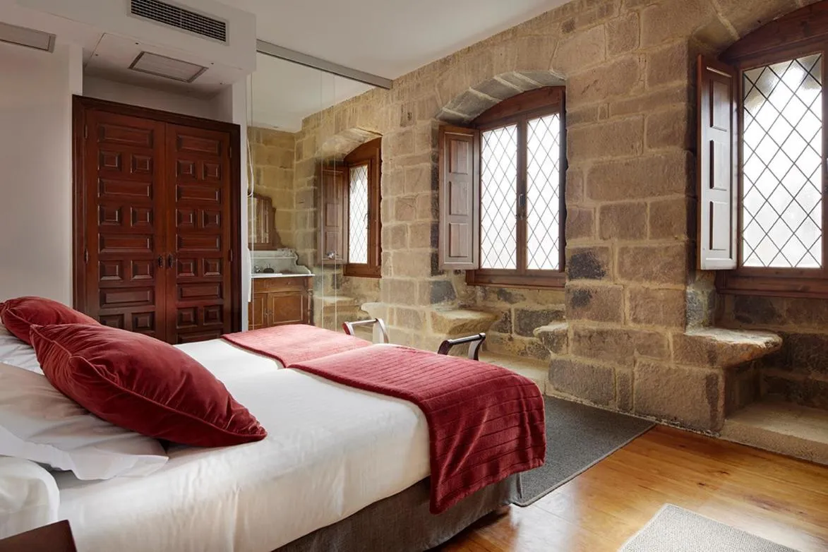 Bed in Saiaz Getaria Hotela