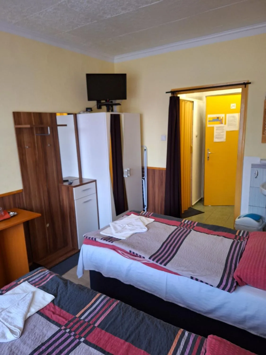 Bed in Grill Terasz Étterem és Szálláshely