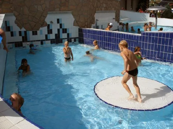 Open Air Bath in Grill Terasz Étterem és Szálláshely