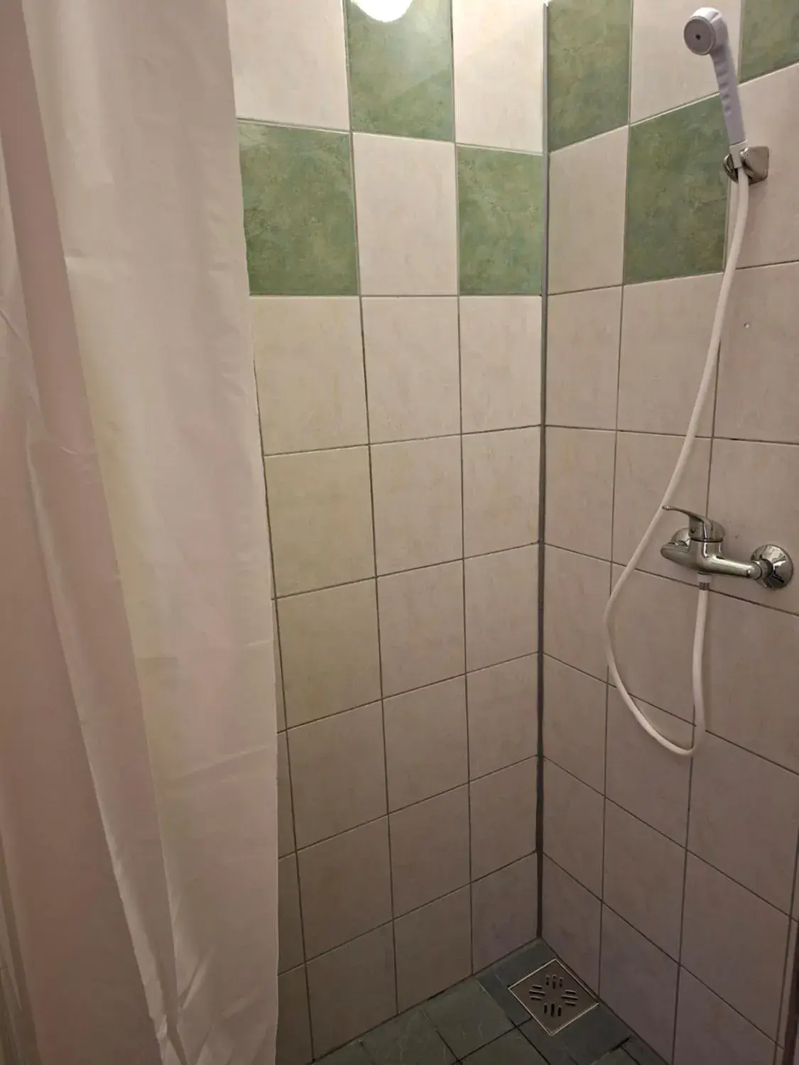 Twin Room with Balcony in Grill Terasz Étterem és Szálláshely Twin Room with Balcony in Grill Terasz Étterem és Szálláshely