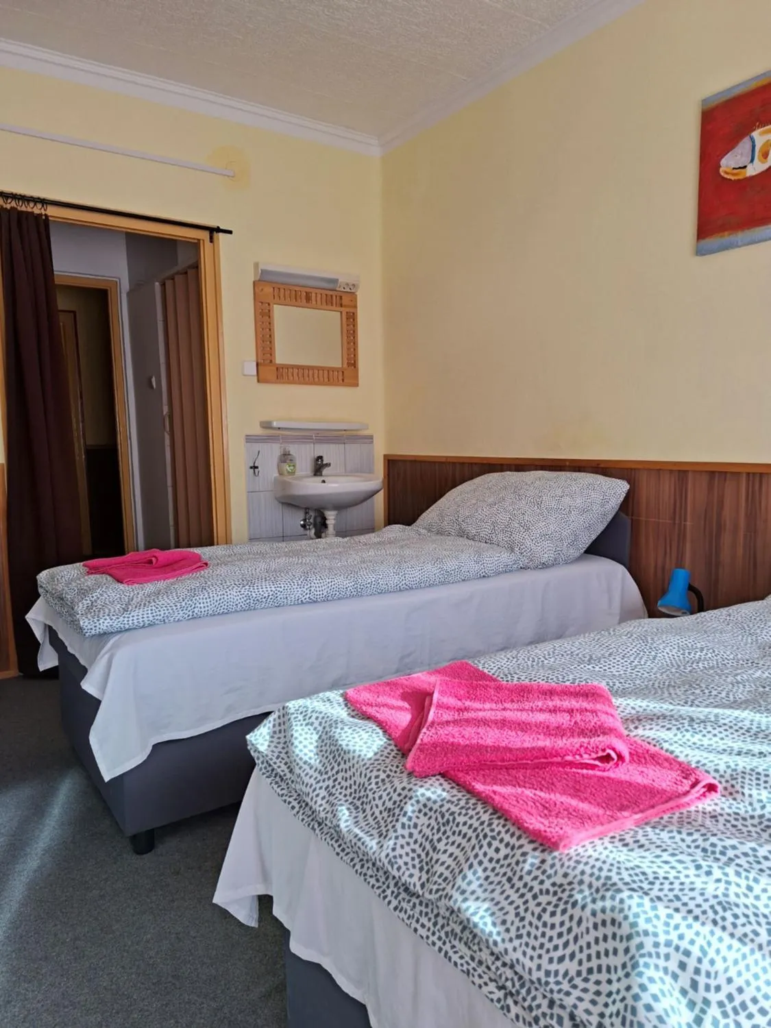 Bed in Grill Terasz Étterem és Szálláshely