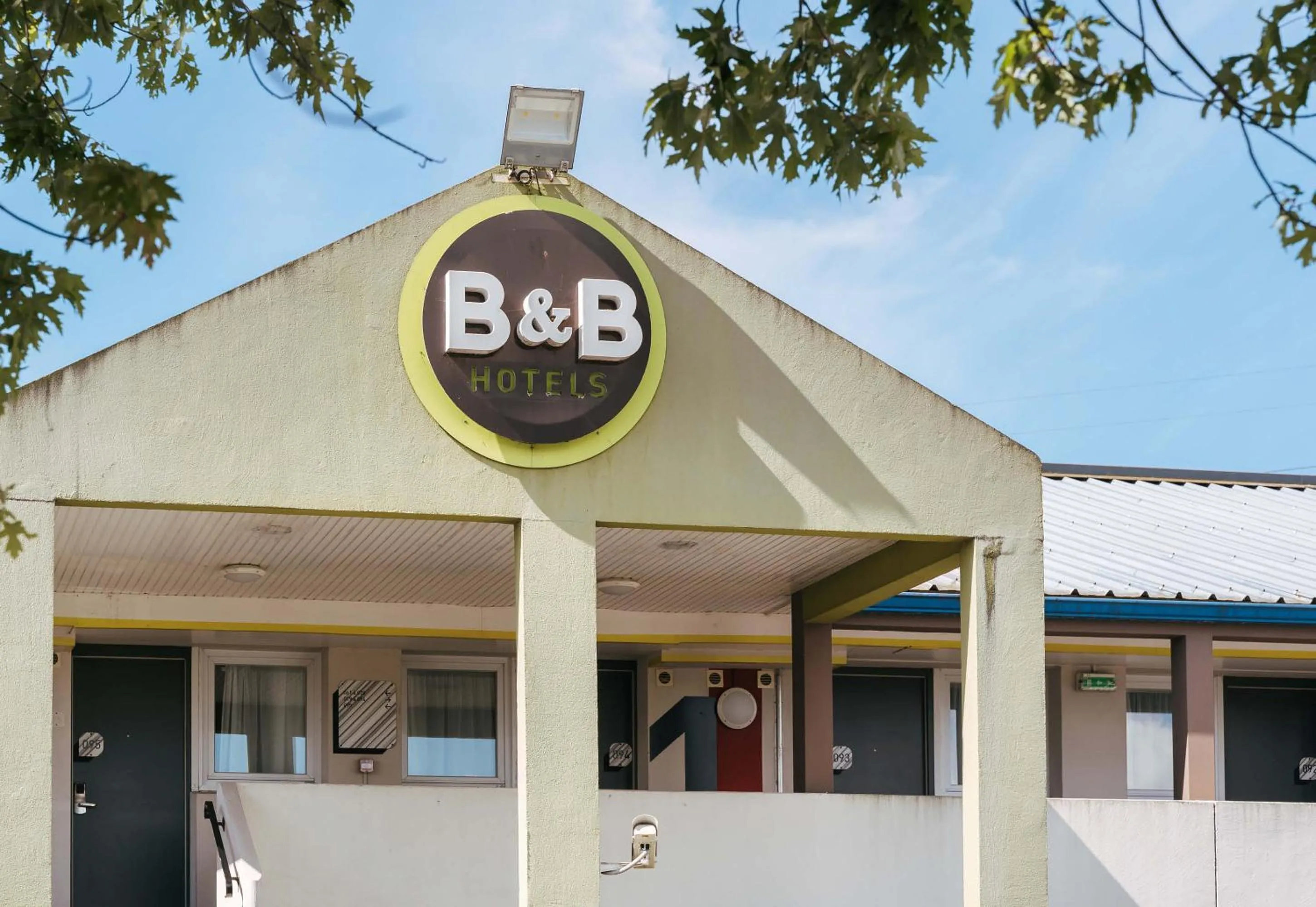 Facade/entrance in B&B HOTEL Lorient Lanester