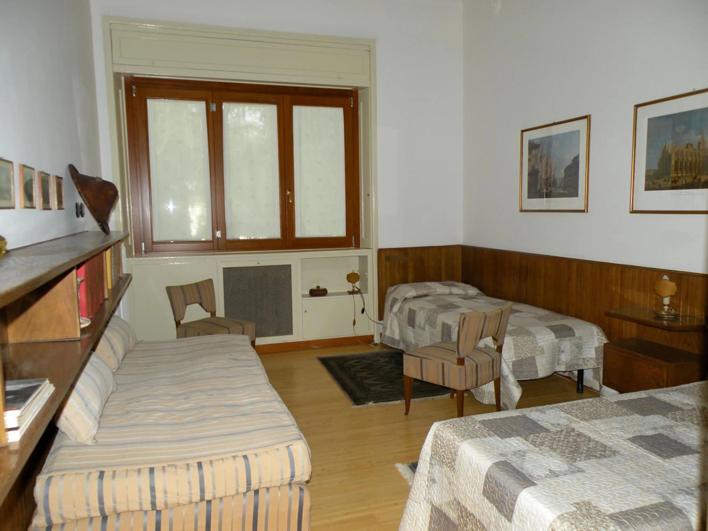 Large Twin Room in Villa Adele