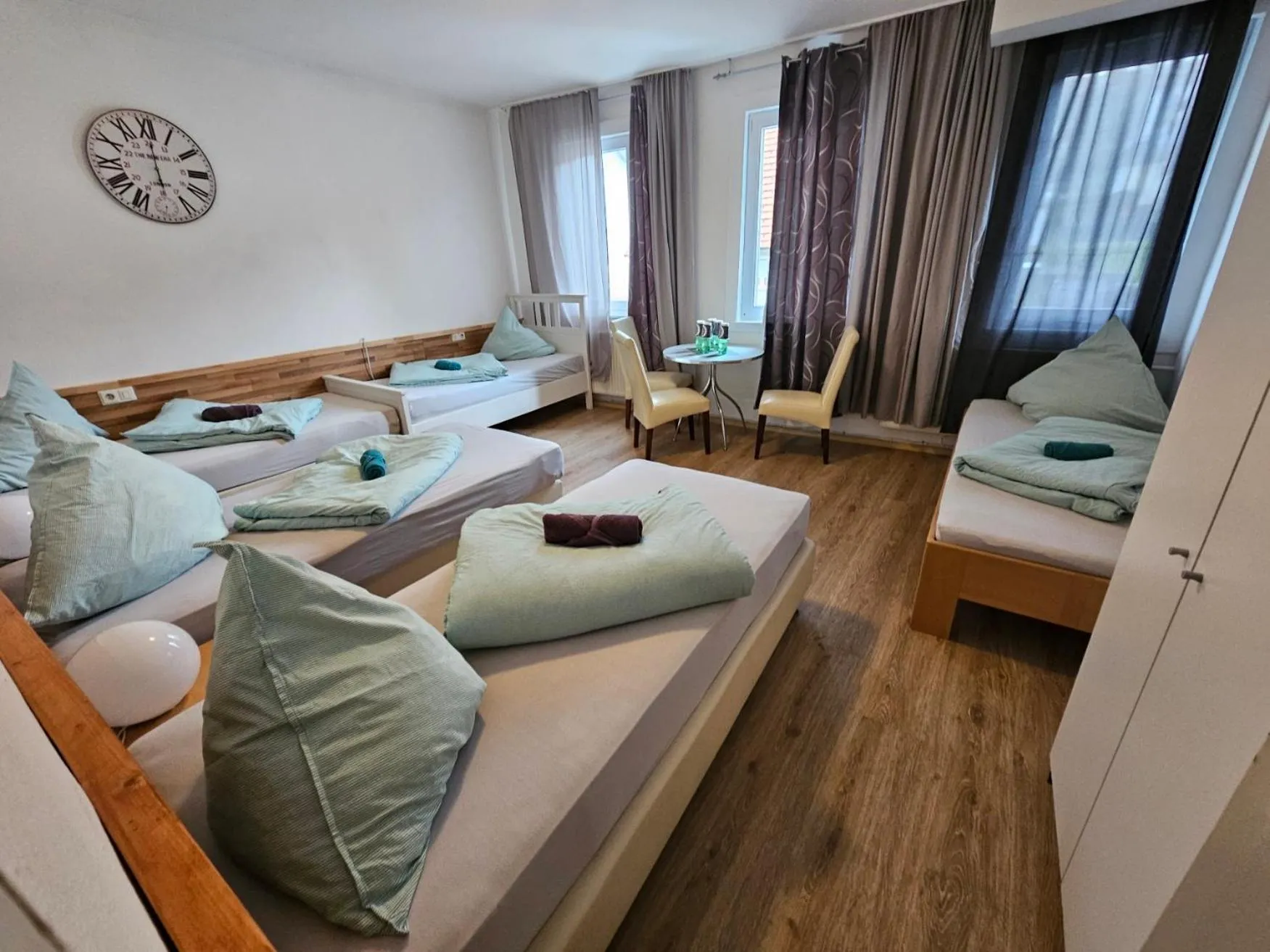 Triple Room with Shared Bathroom in Hotel & Hostel Albstadt