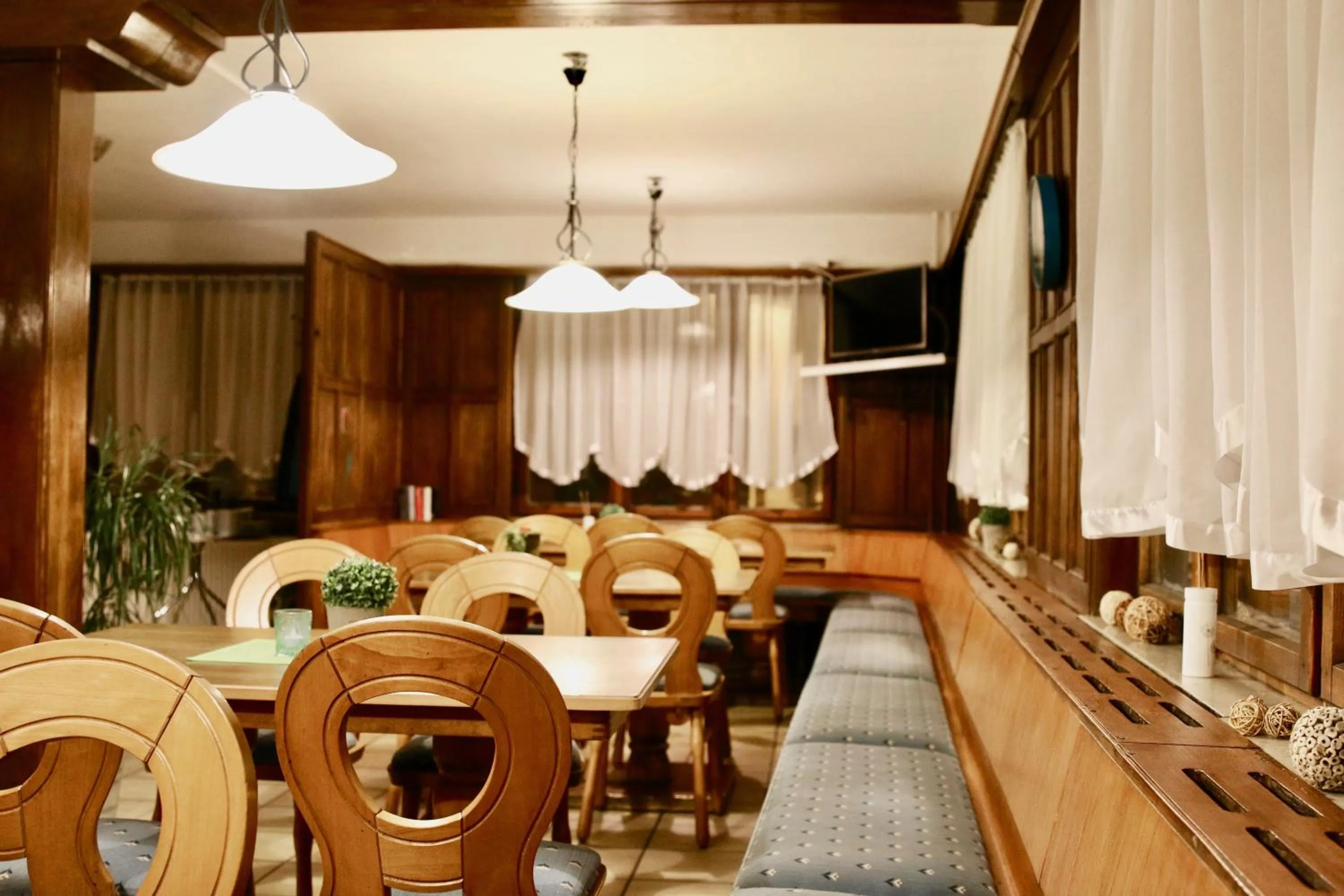 Restaurant/places to eat in Hotel & Hostel Albstadt