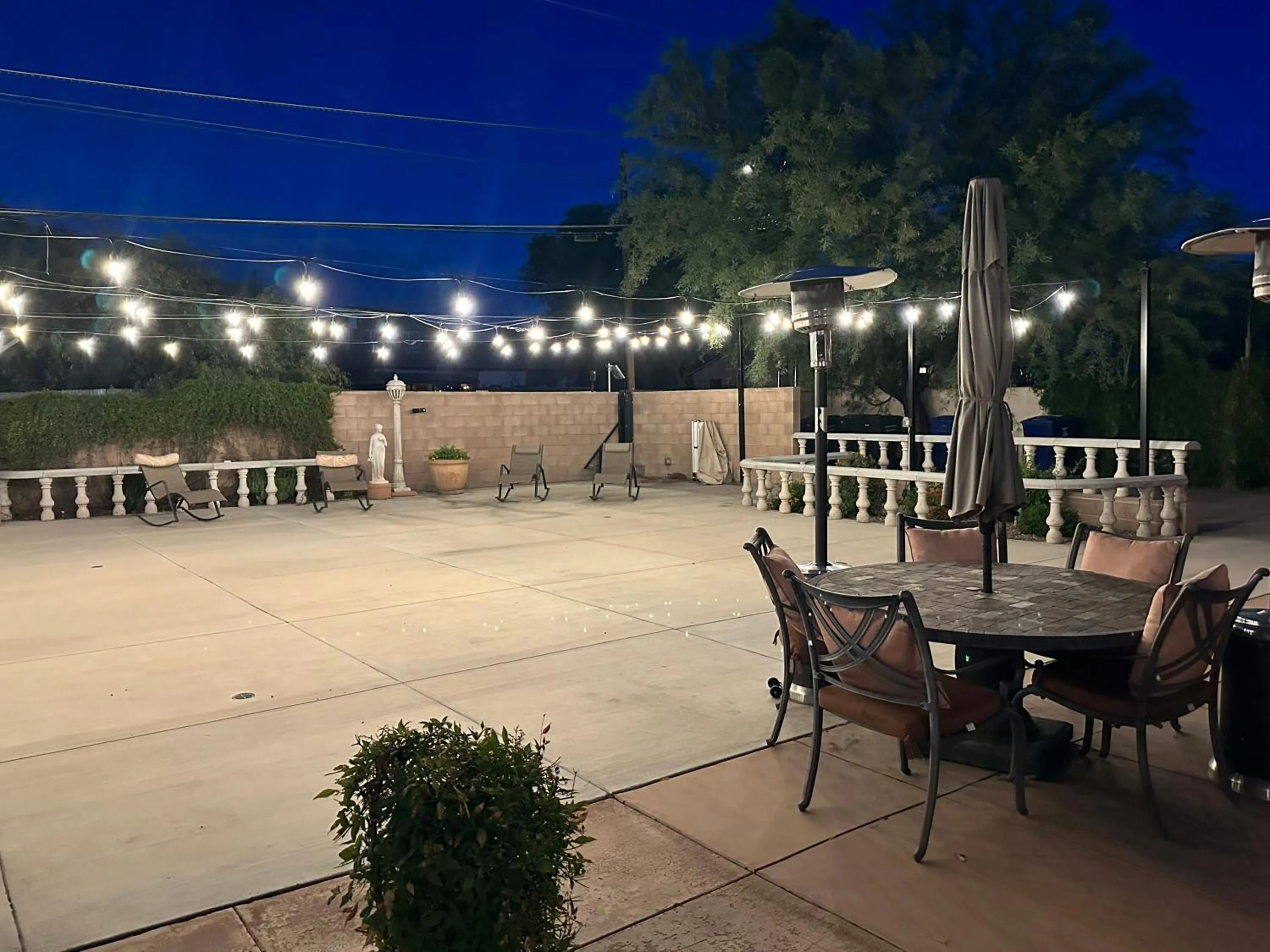 Inner courtyard view in El Amador Inn Downtown Tucson