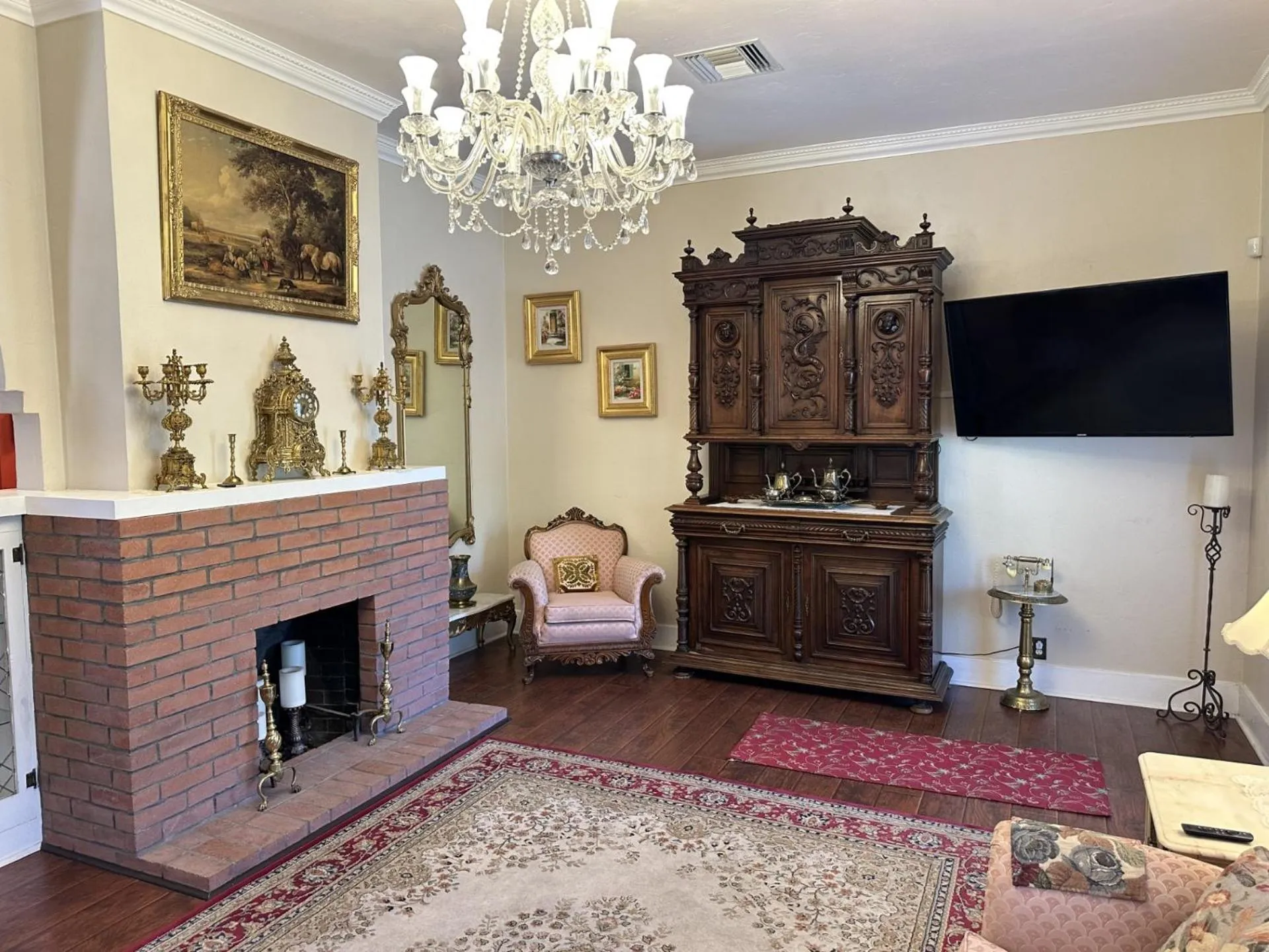 Living room in El Amador Inn Downtown Tucson