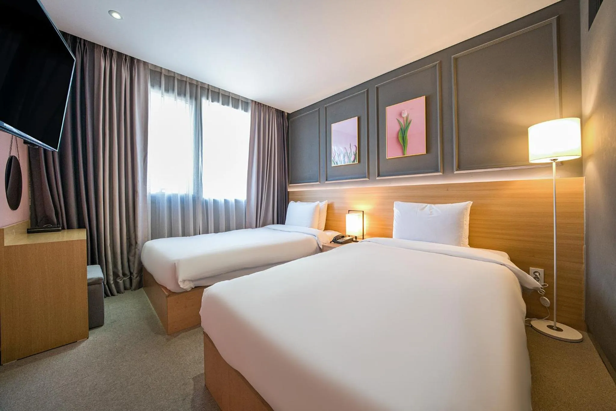 Bed in Vella Suite Hotel