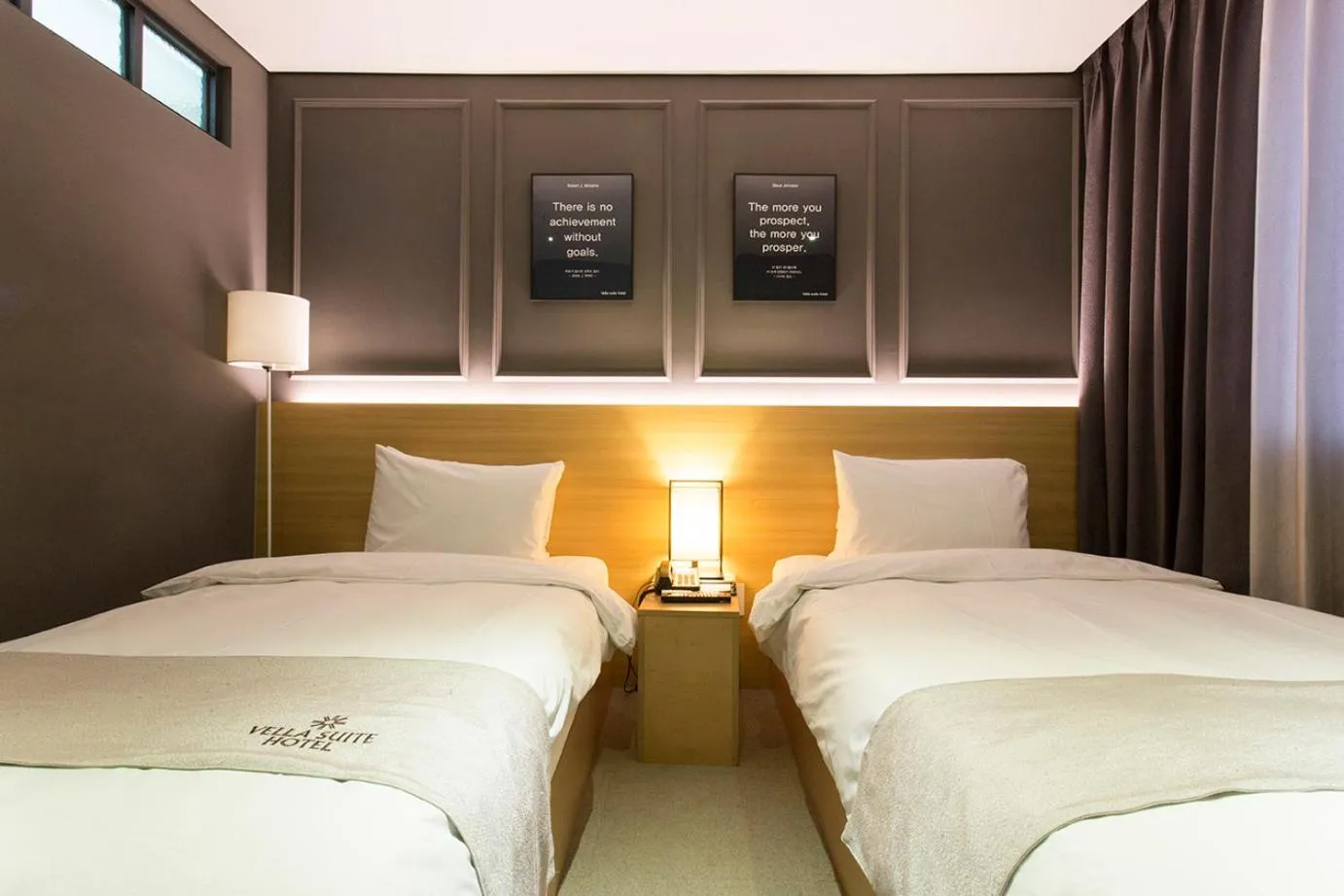Bed in Vella Suite Hotel