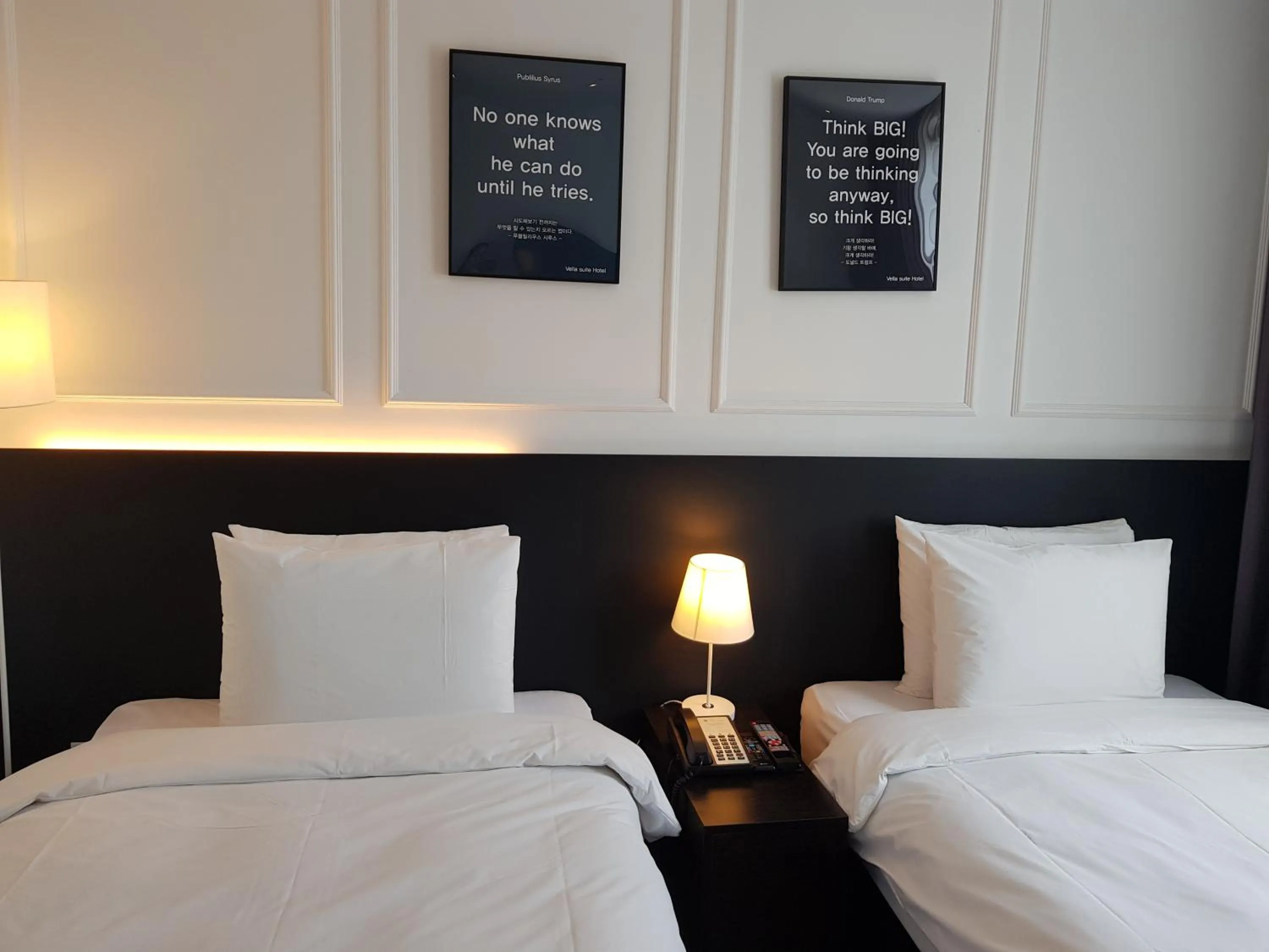 Bed in Vella Suite Hotel