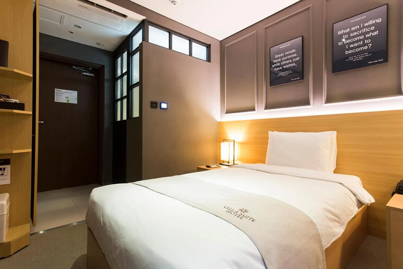 Bed in Vella Suite Hotel