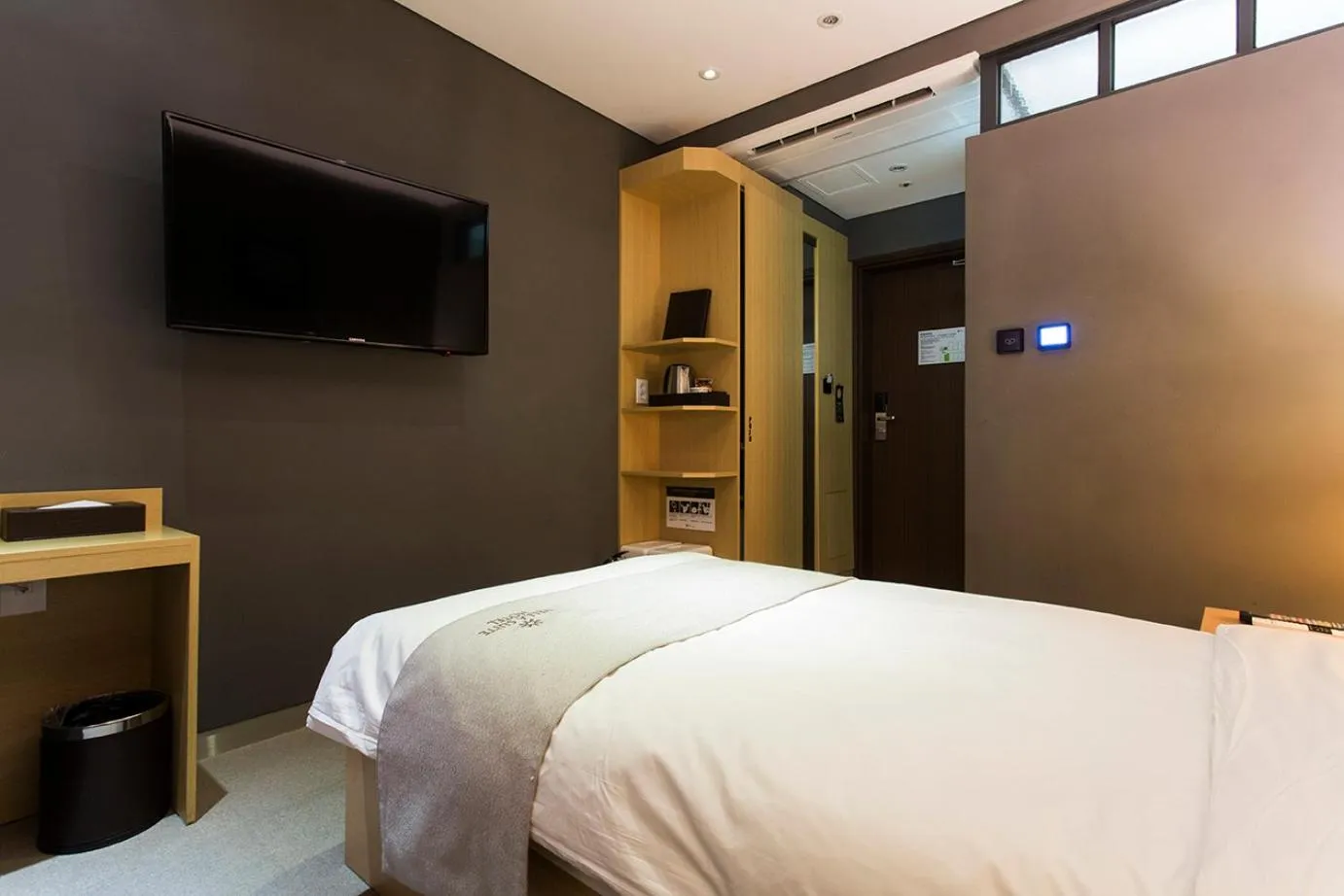 Bed in Vella Suite Hotel