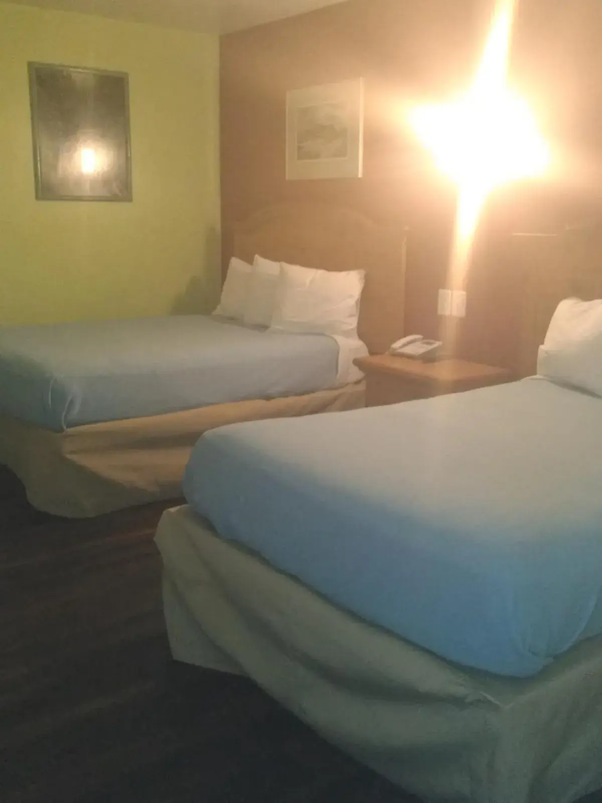 Standard Double Room with Fan in Econo Inn Standard Double Room with Fan in Econo Inn