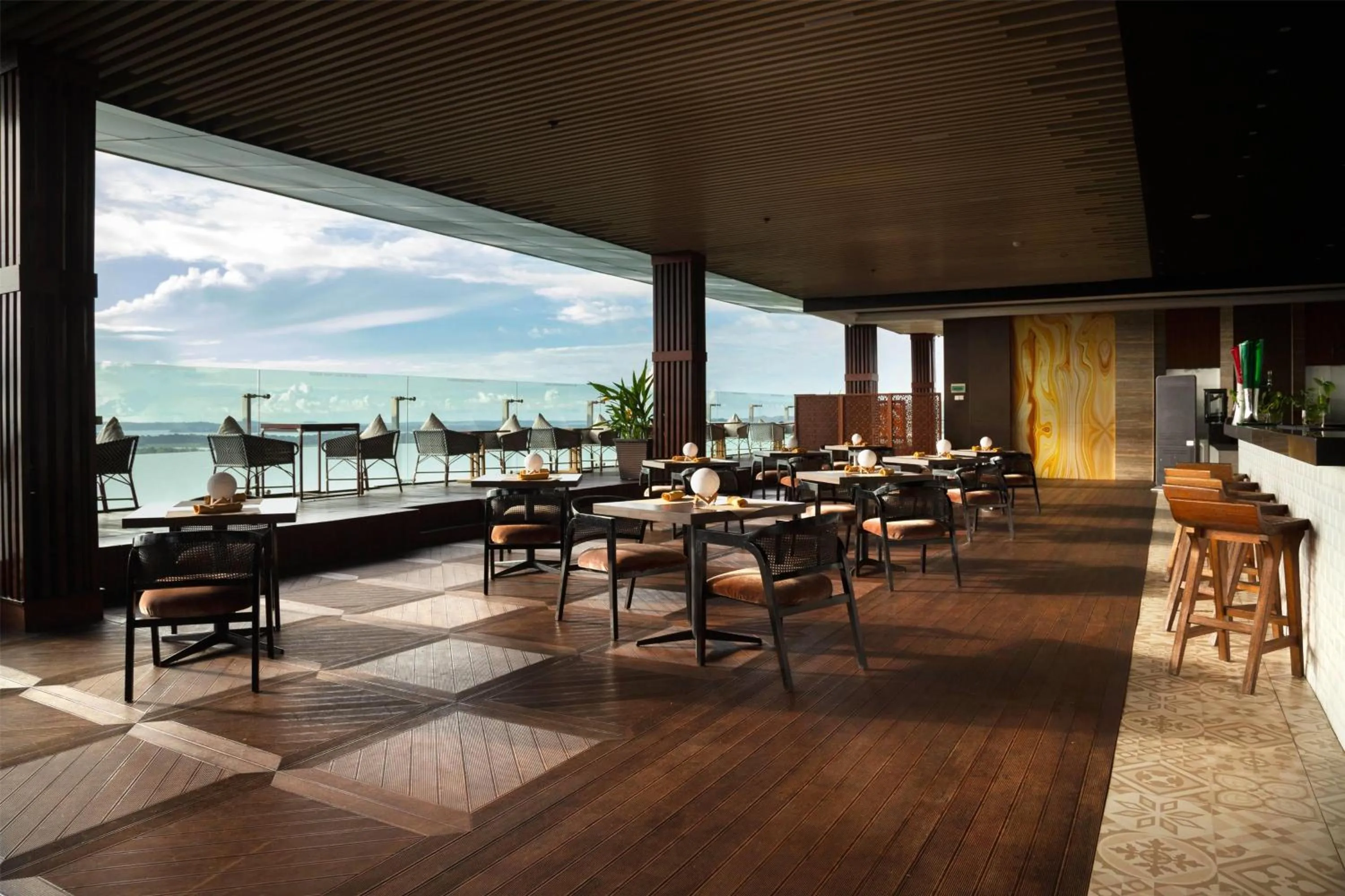 Restaurant/places to eat in Wyndham Panbil Batam