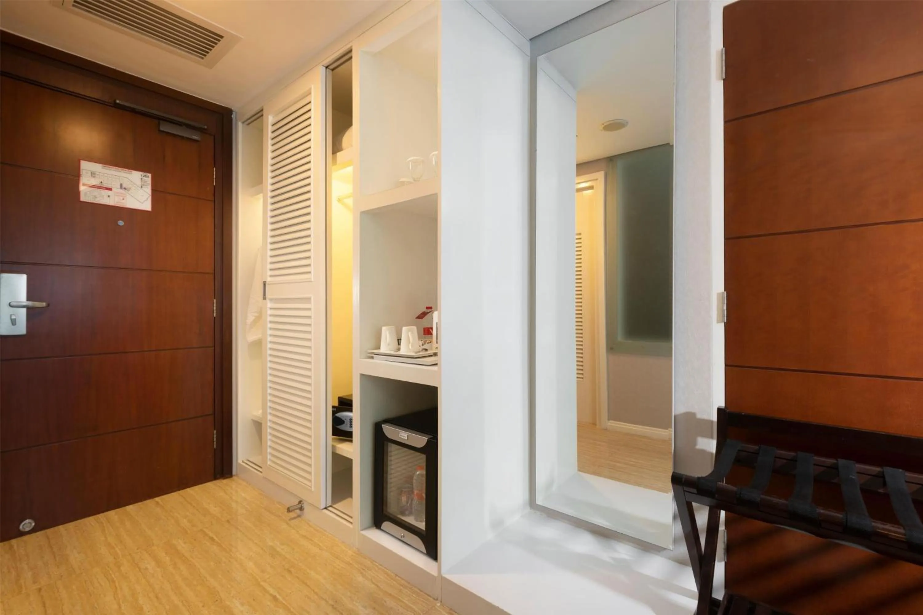 Photo of the whole room, Bed in Wyndham Panbil Batam