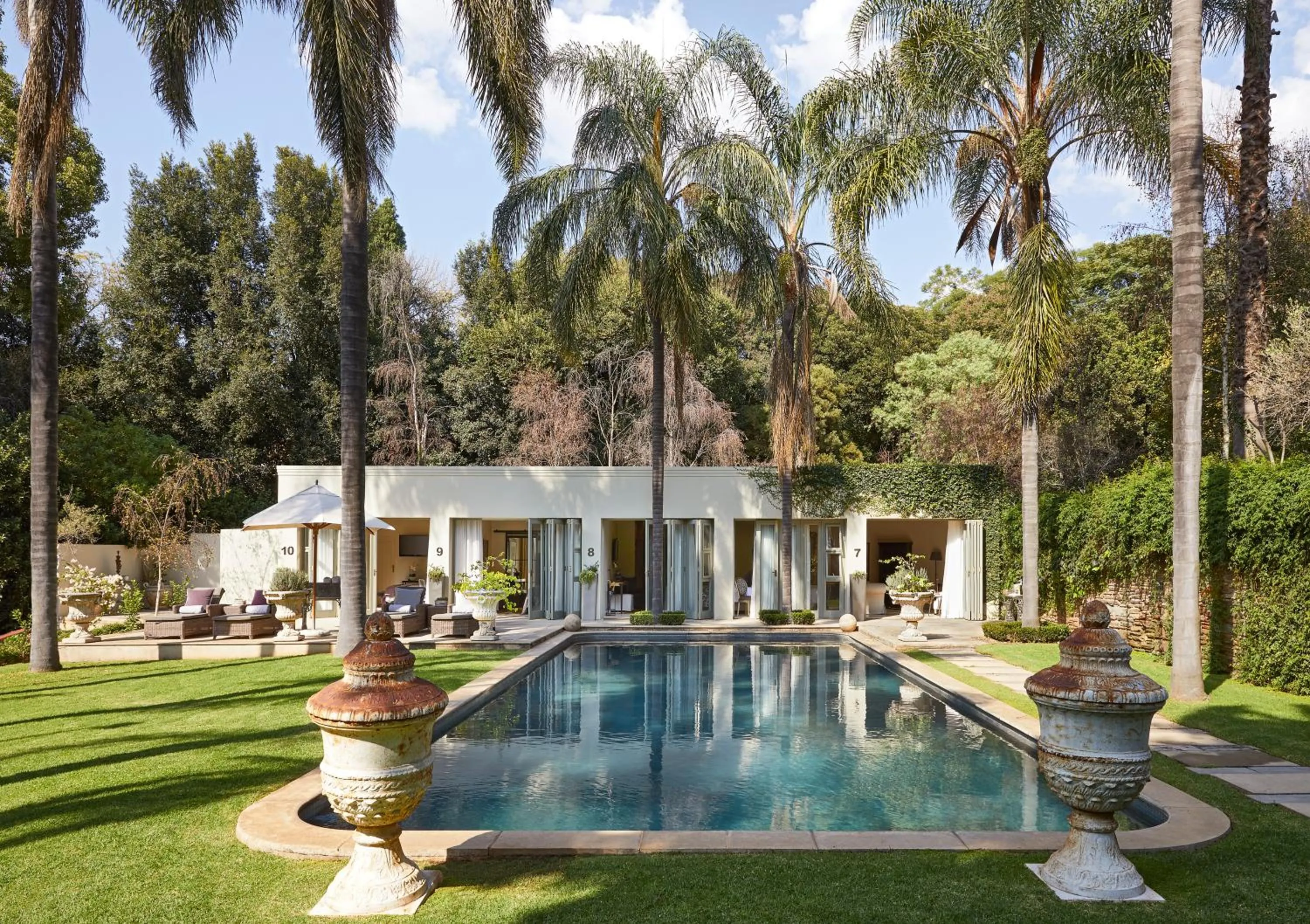 Property building in Hoeveld House