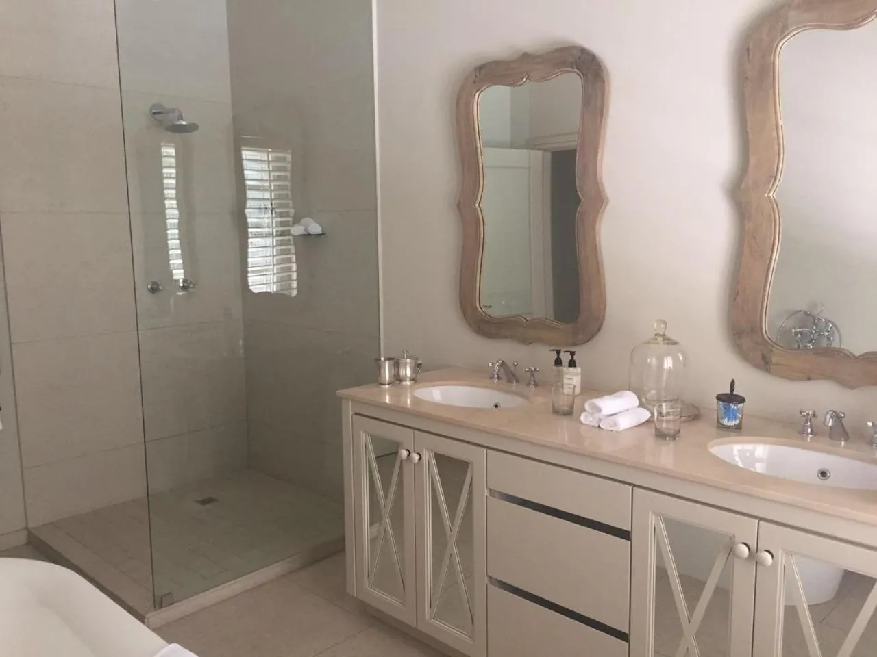 Shower in Hoeveld House