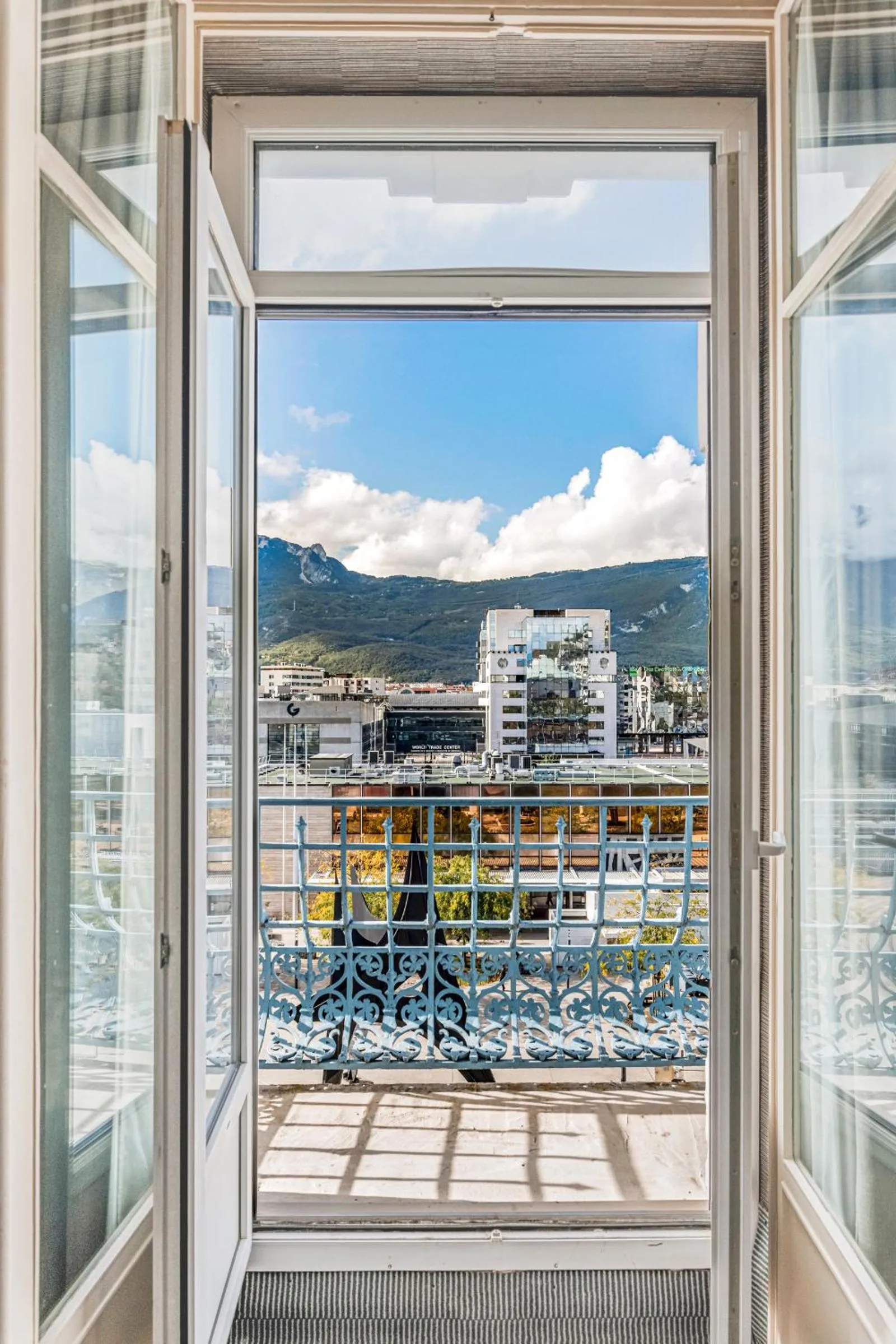 Day in Hôtel Terminus