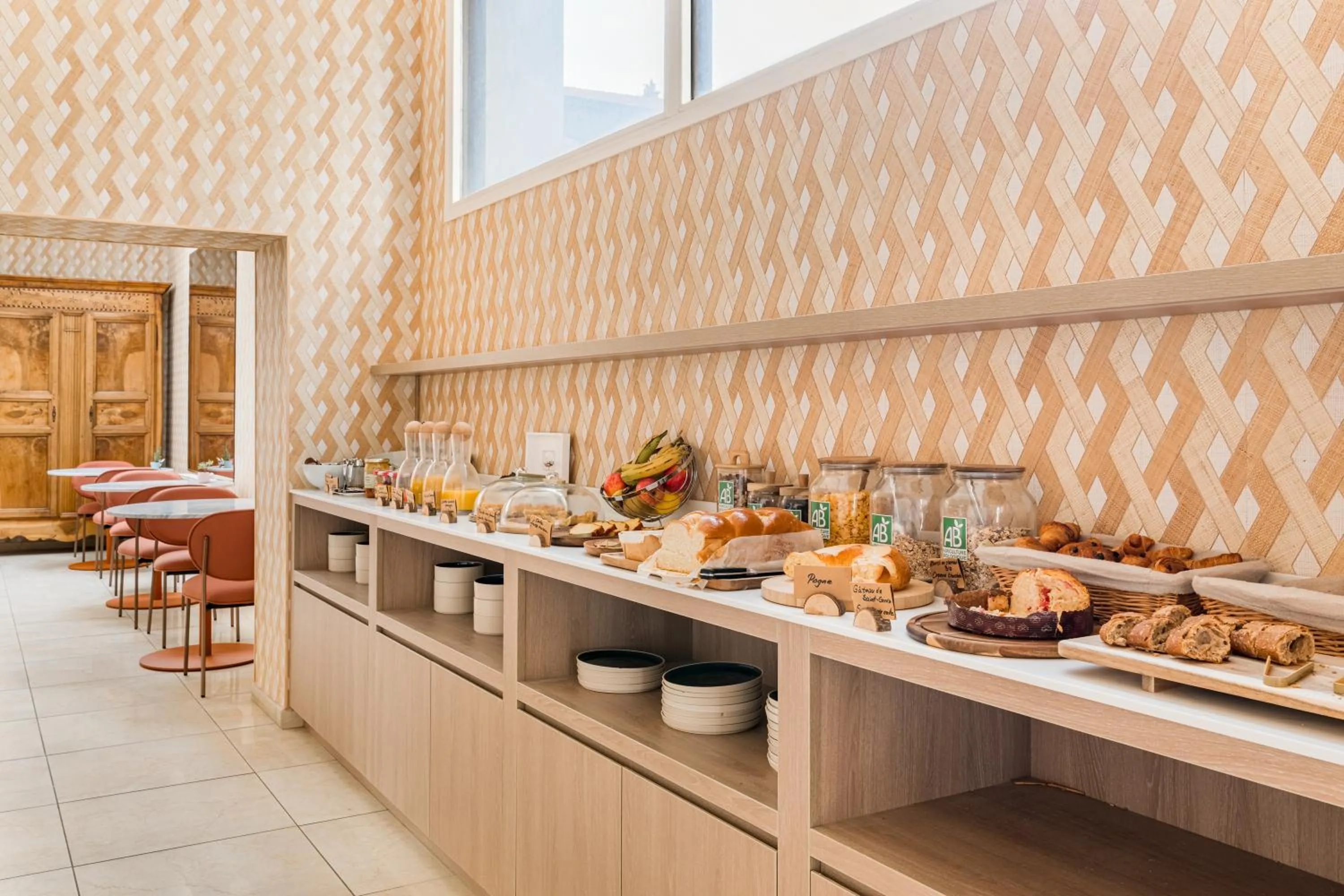 Food and drinks in Hôtel Terminus