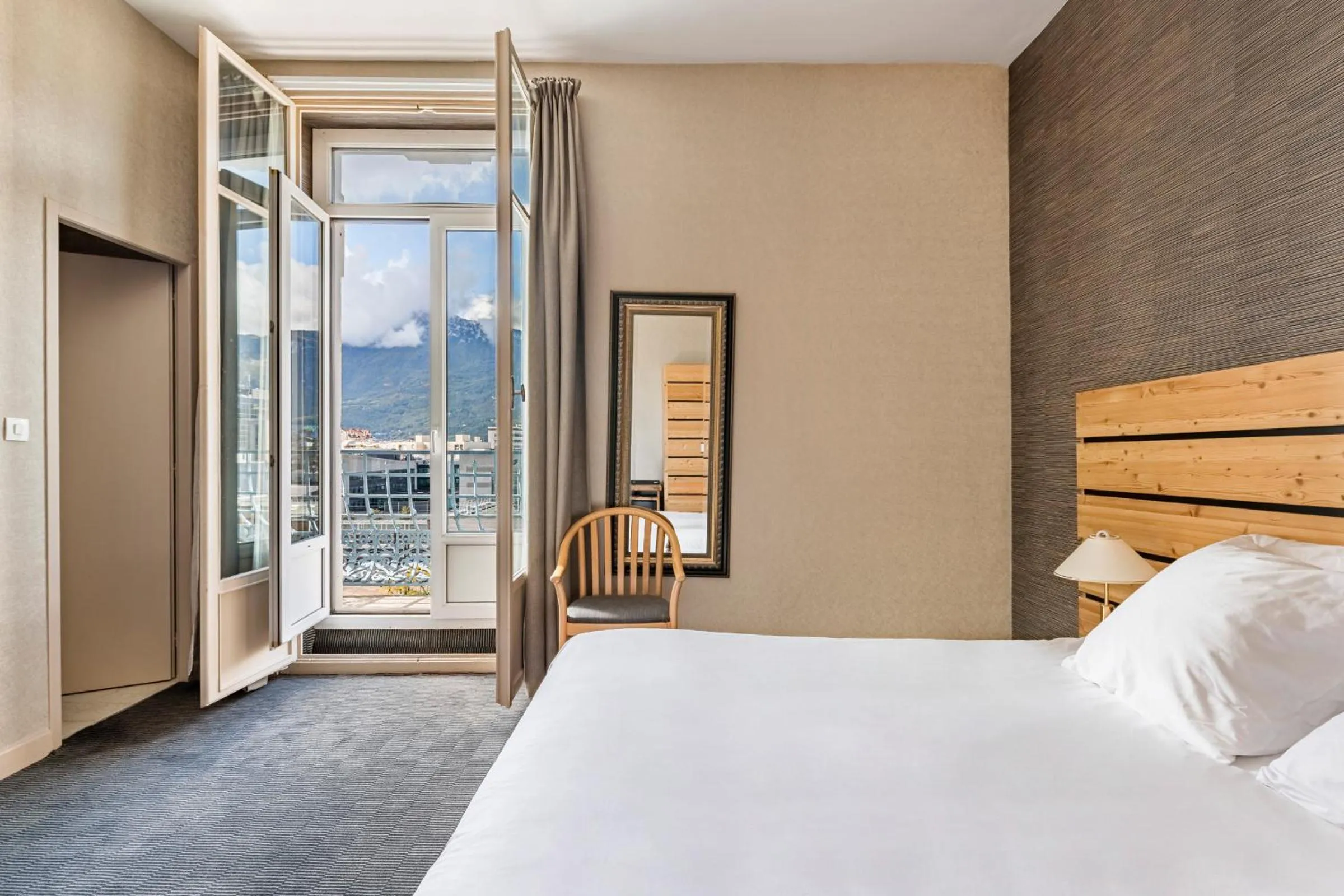 Bed in Hôtel Terminus