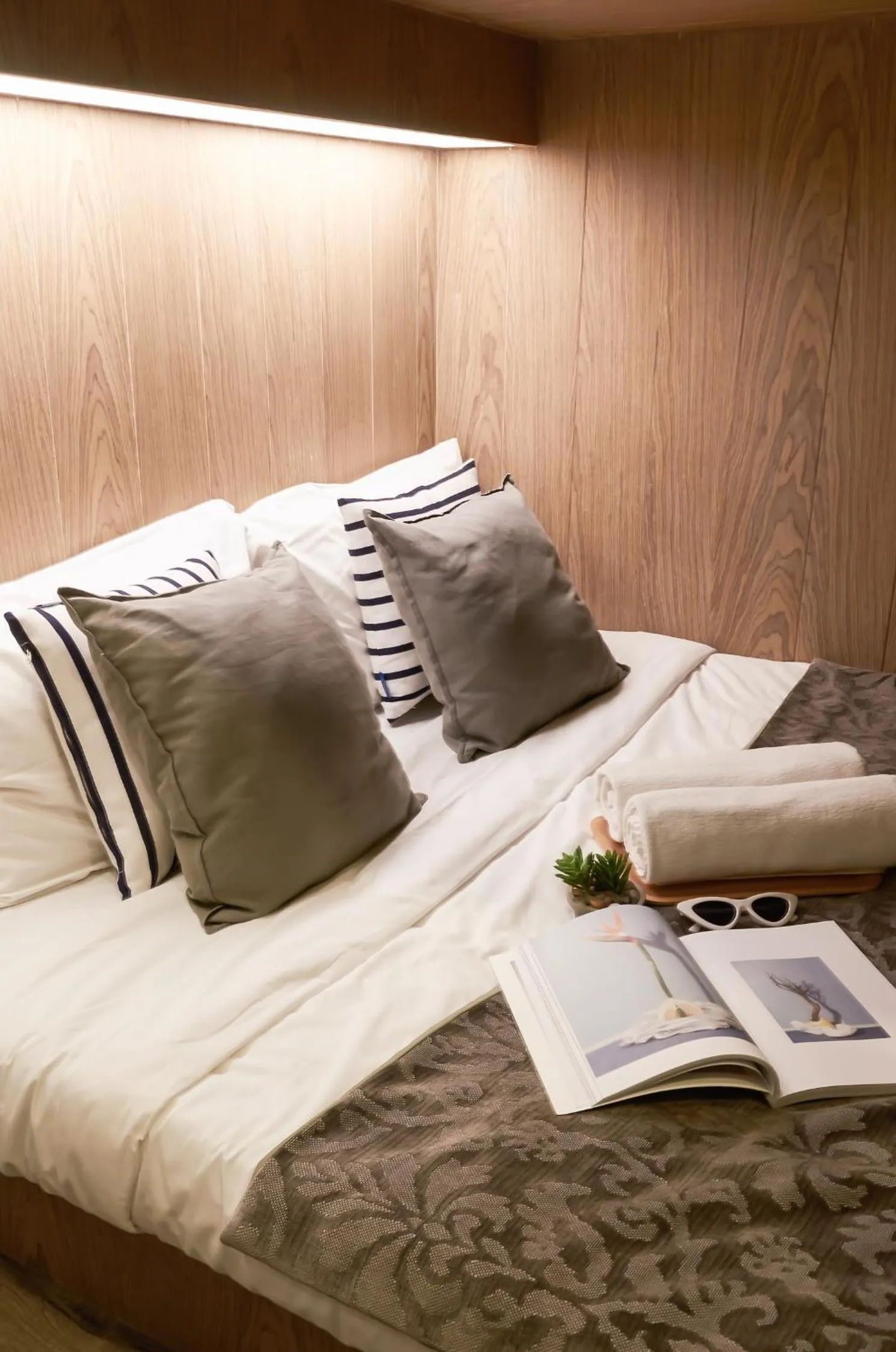 Bed in Vann Bangkok Boutique House