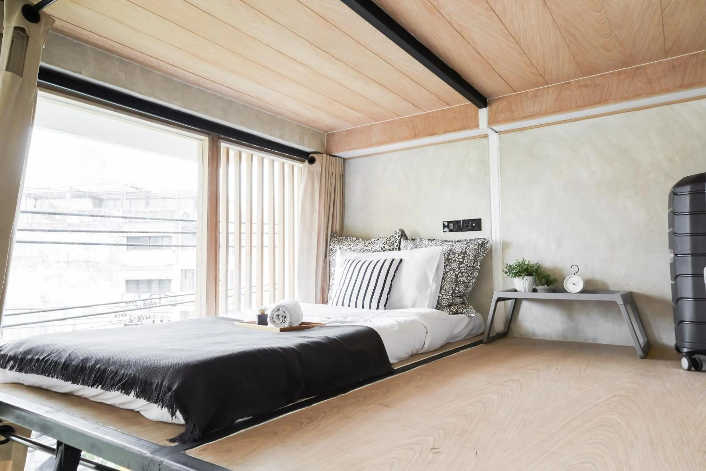 Bed in Vann Bangkok Boutique House