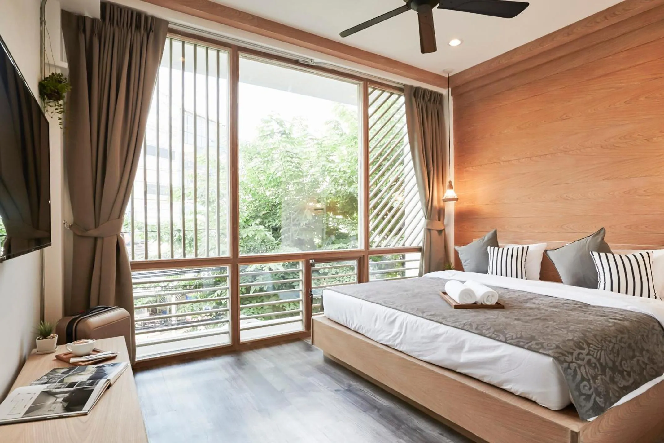 Bed in Vann Bangkok Boutique House