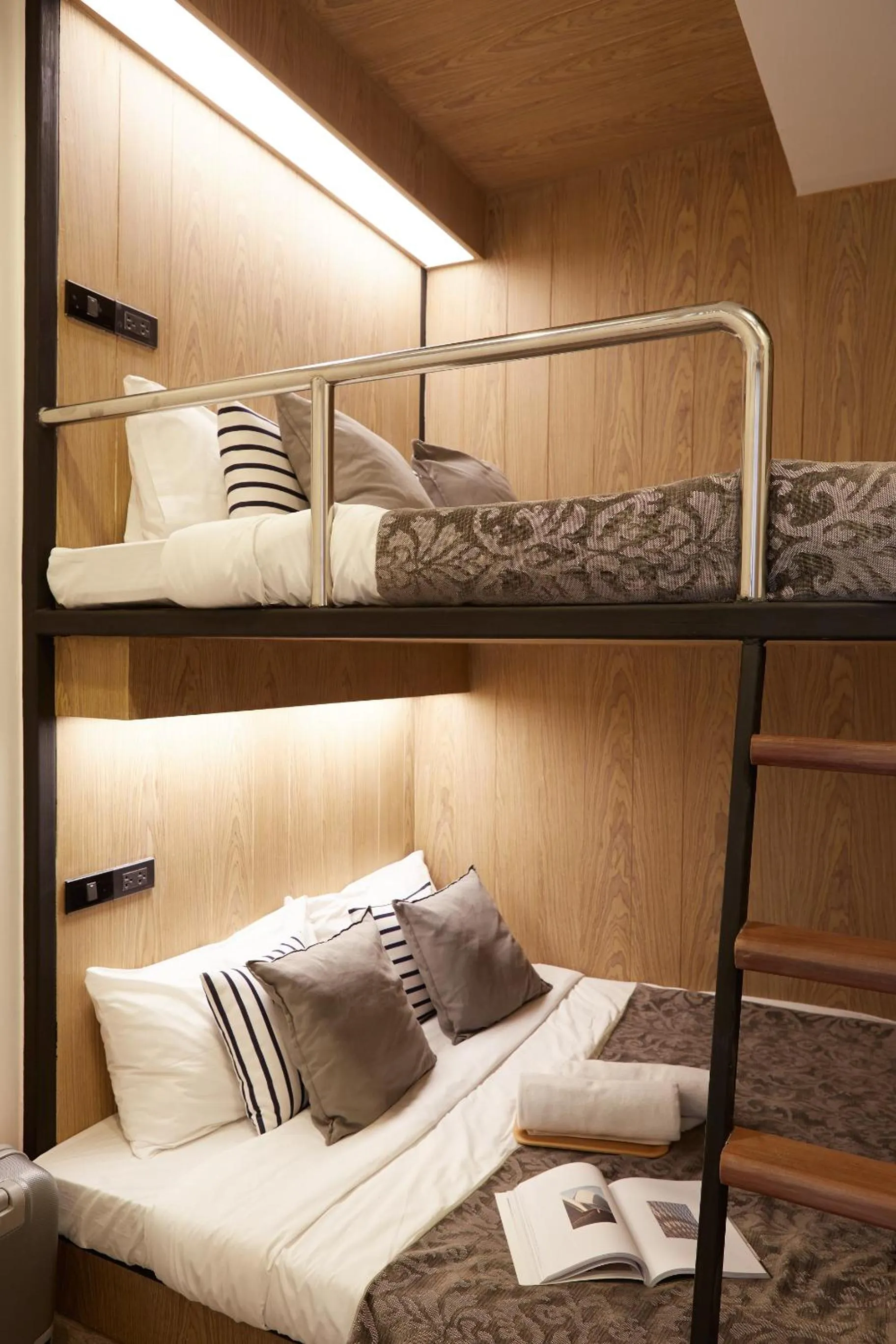 Bed in Vann Bangkok Boutique House