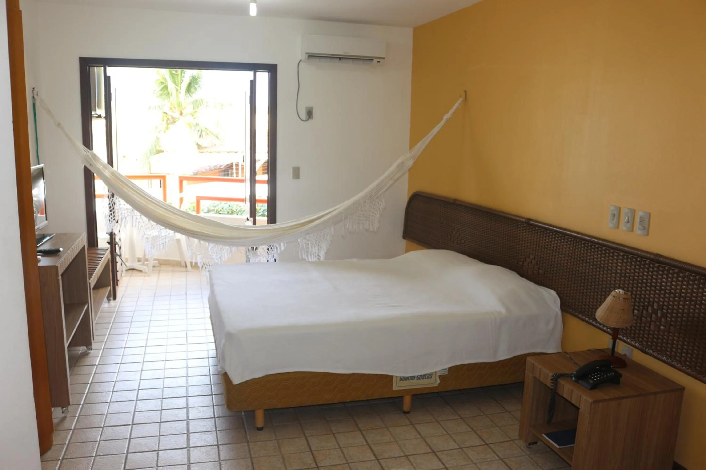 Photo of the whole room, Bed in Marambaia Apart Hotel