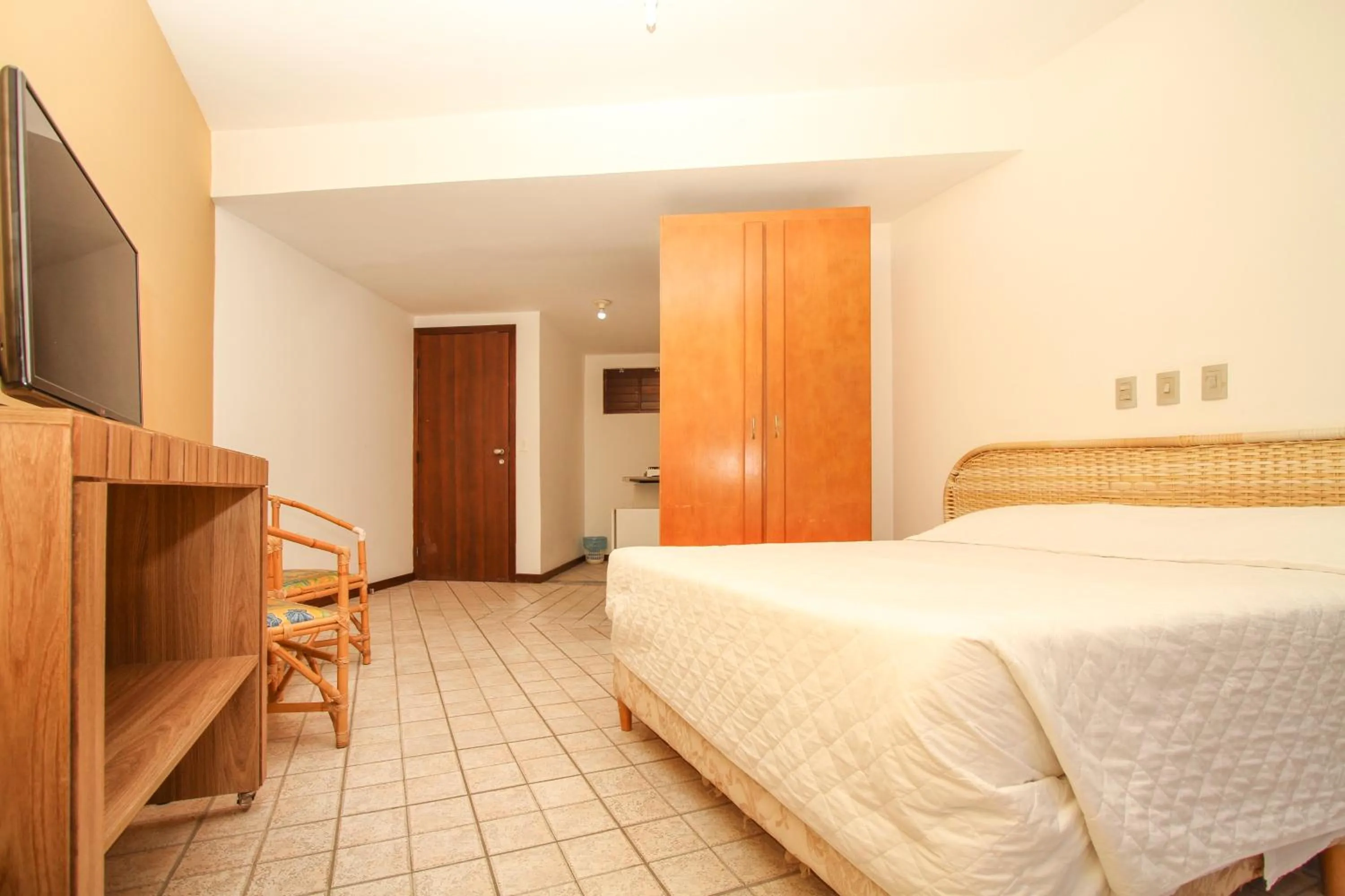 Photo of the whole room, Bed in Marambaia Apart Hotel