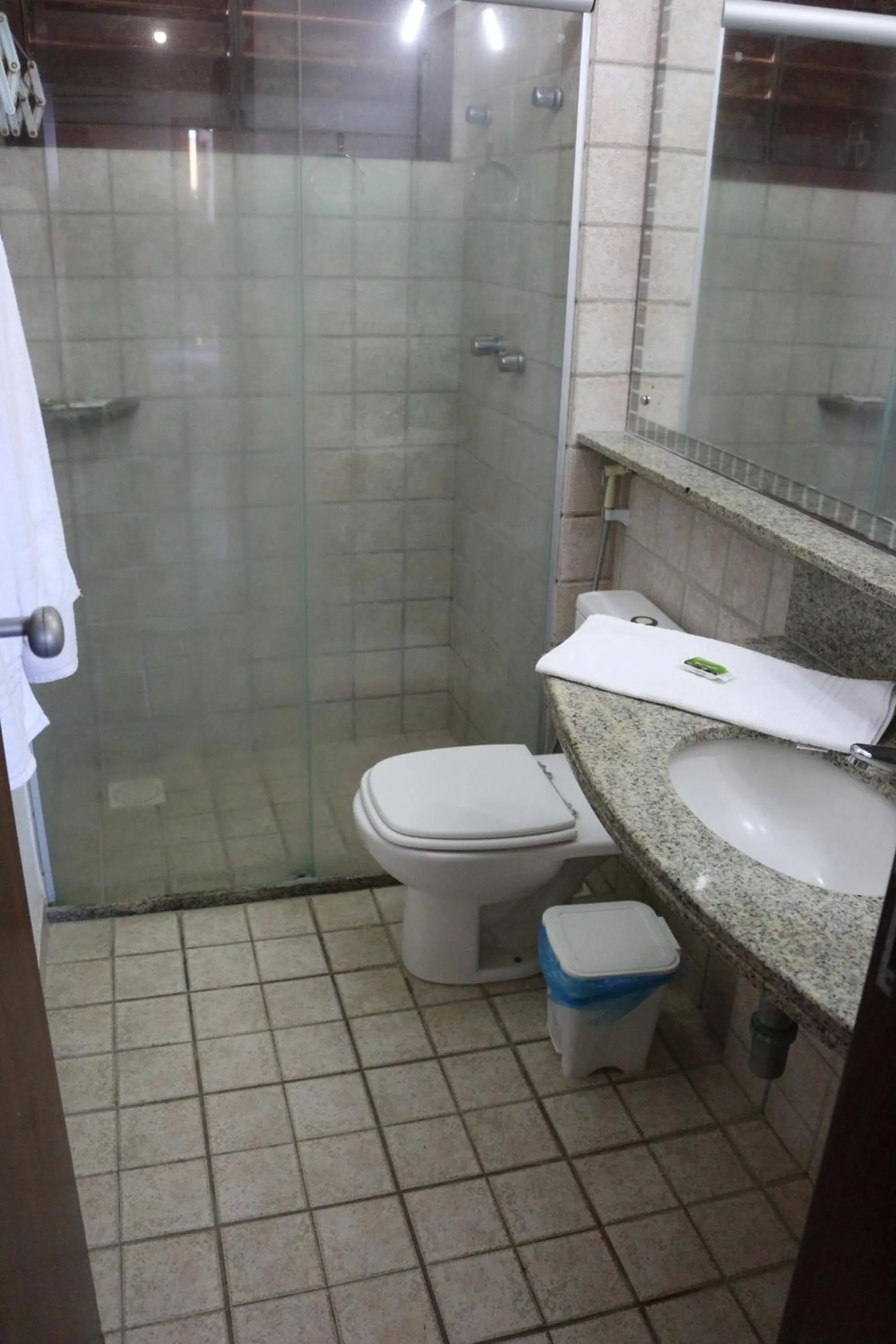Toilet in Marambaia Apart Hotel