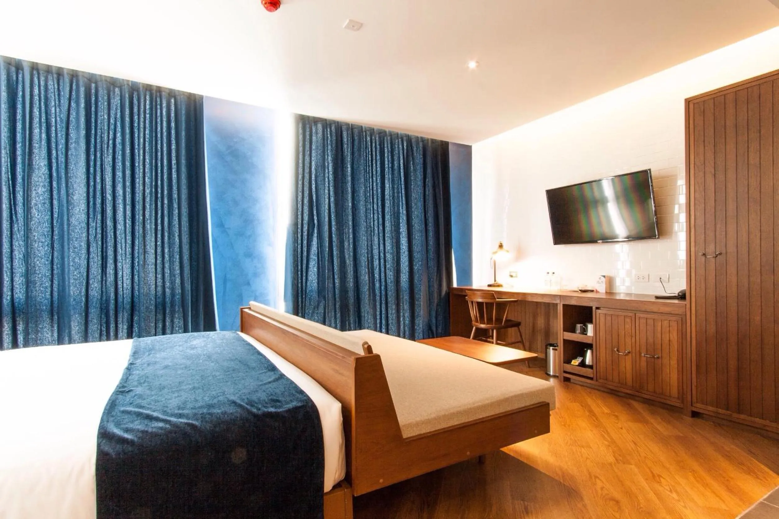 Photo of the whole room, Bed in Klub Hotel Bangkok