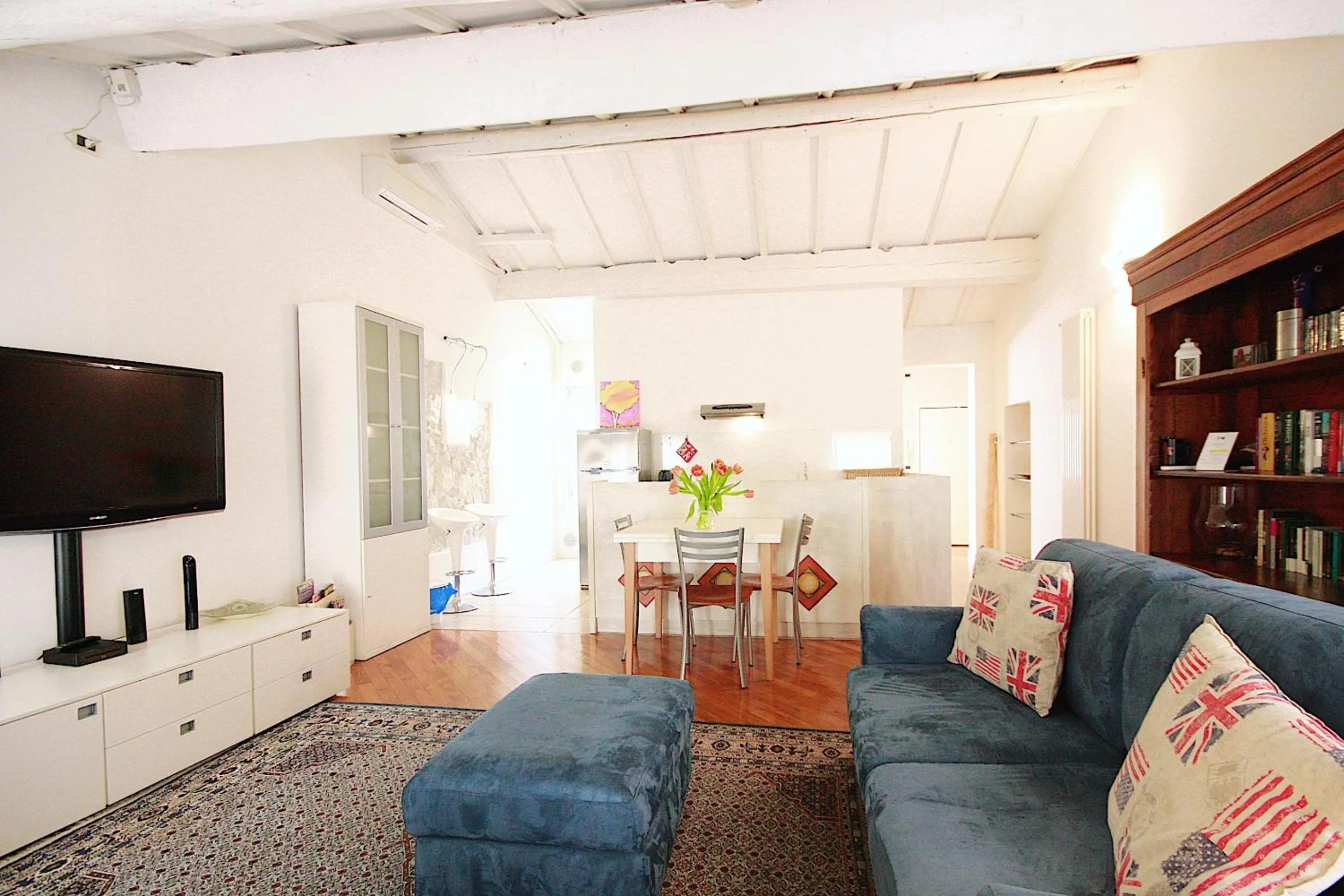 Bianco Apartment