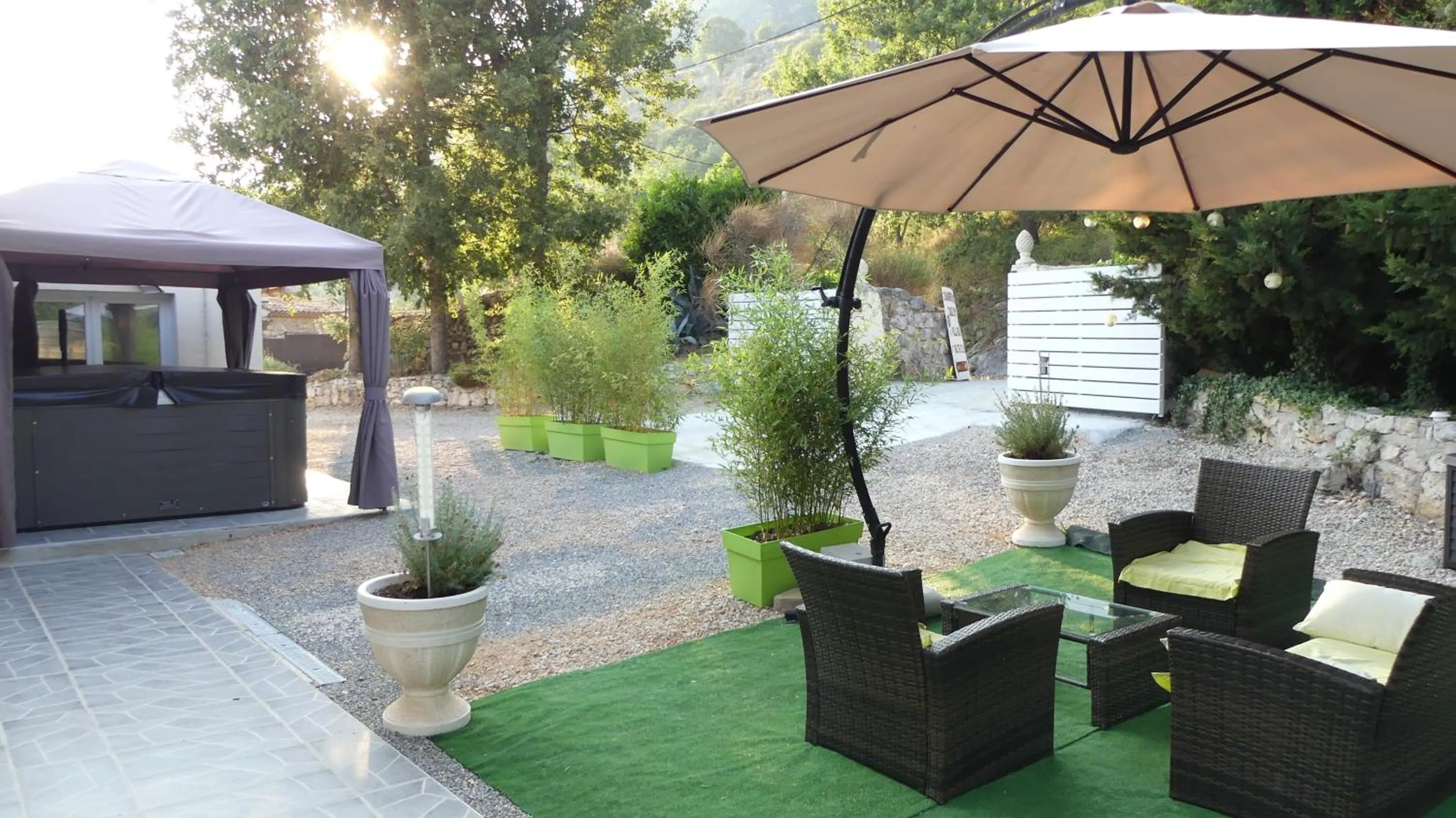 Balcony/Terrace in Villa Regain Chambres et table d'hôtes