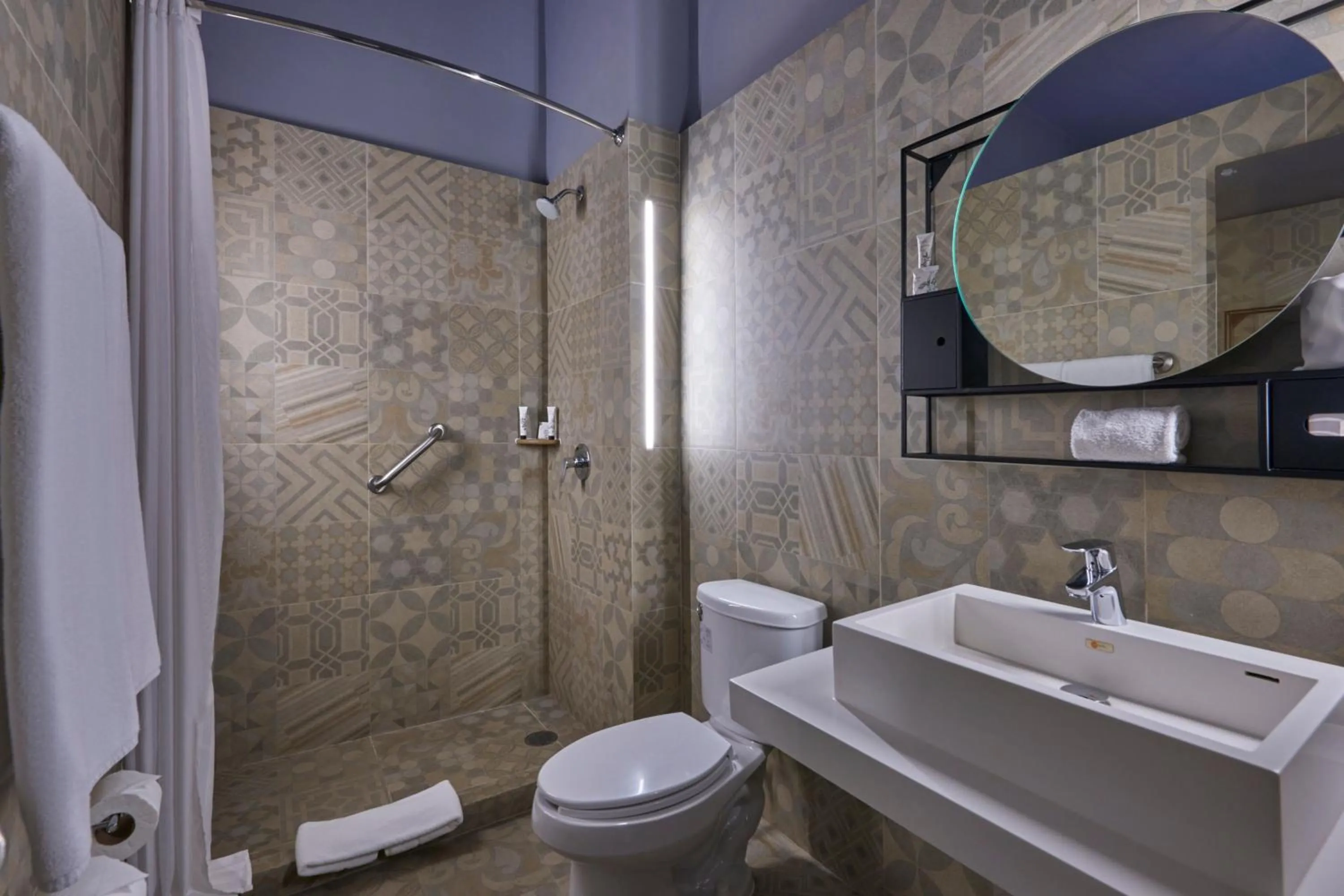 Bathroom in City Centro by Marriott Ciudad de Mexico