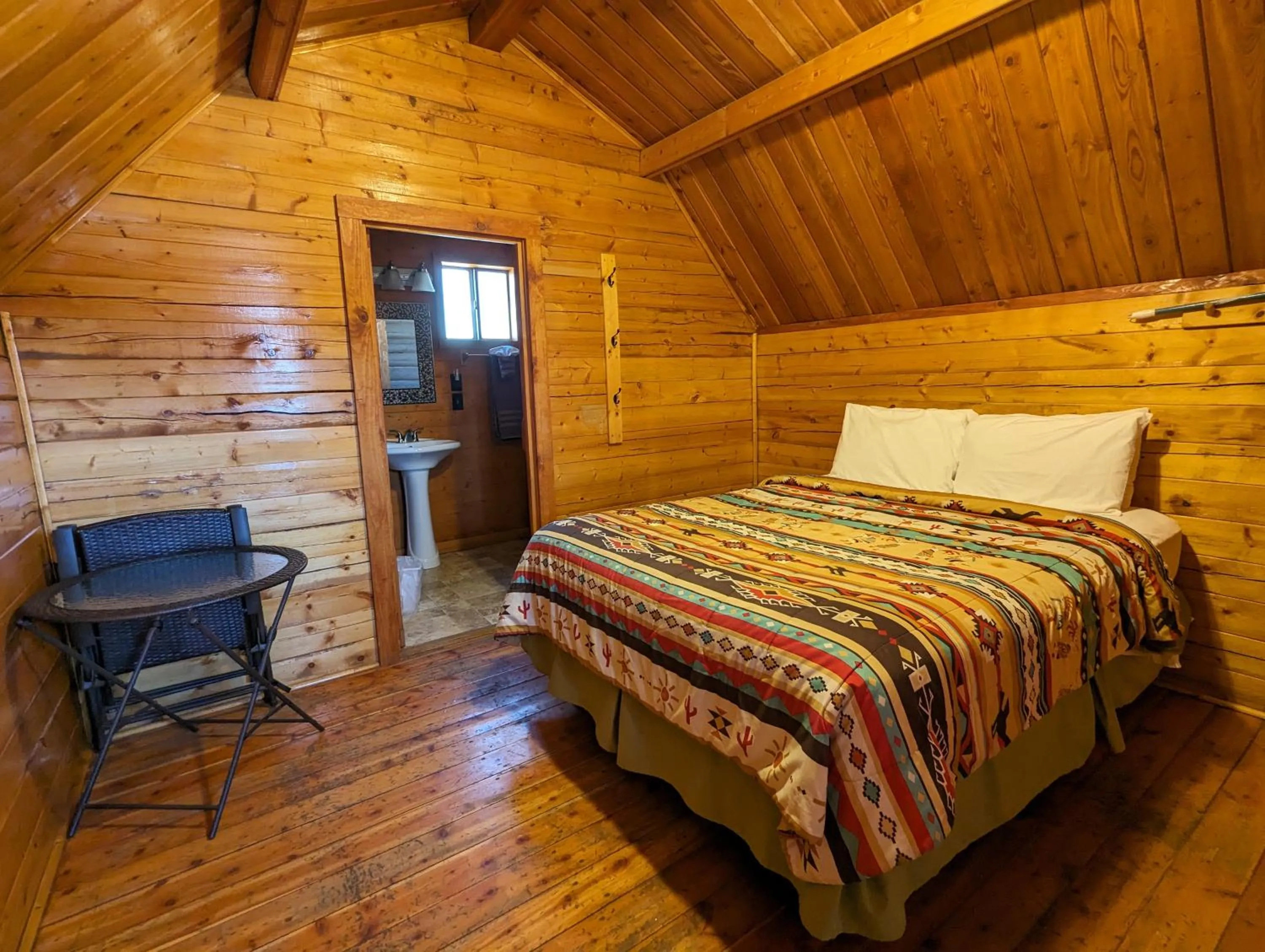 Deluxe Double Room with Bath in Kingman KOA