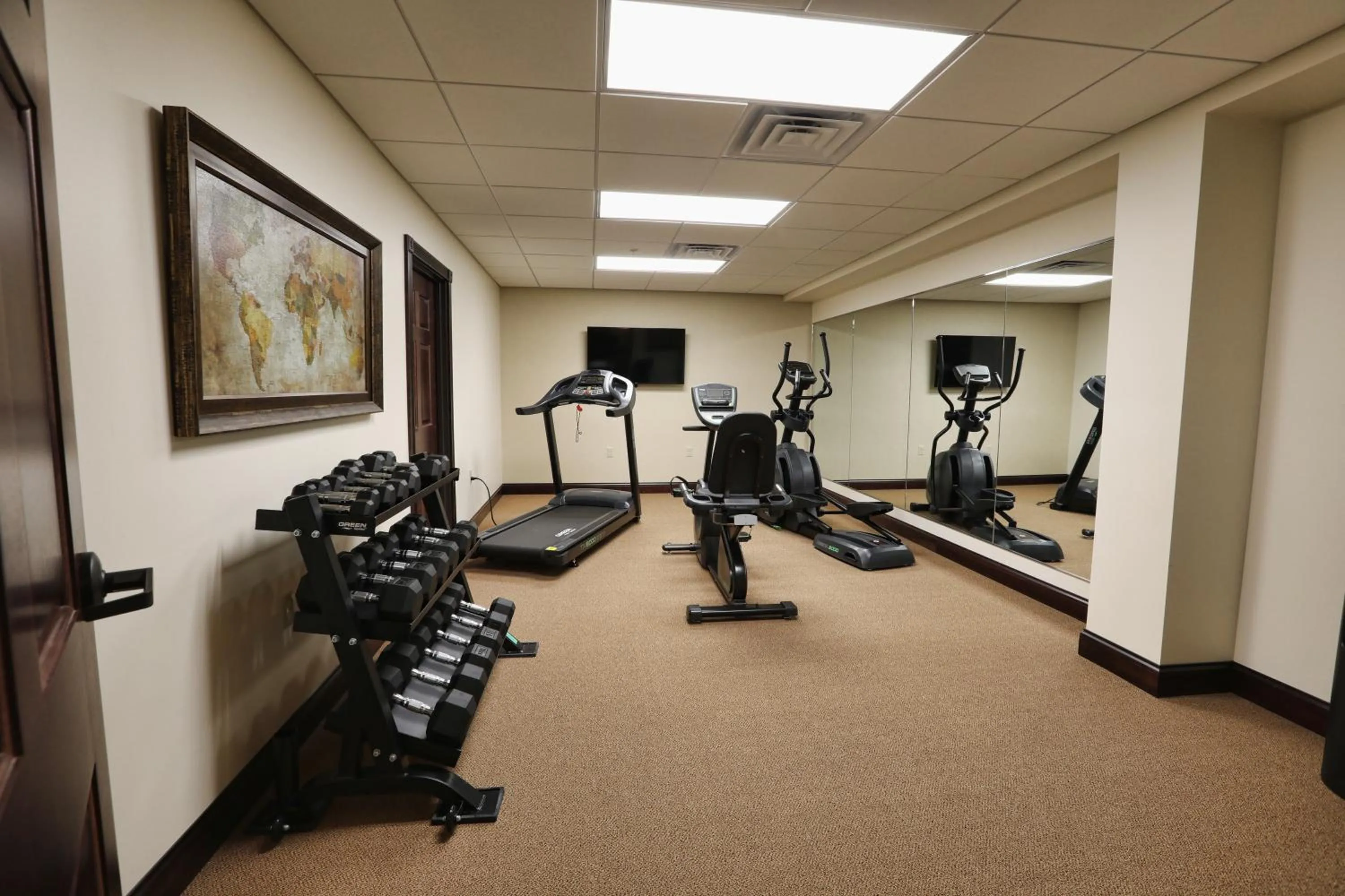 Fitness centre/facilities in Arrow Hotel