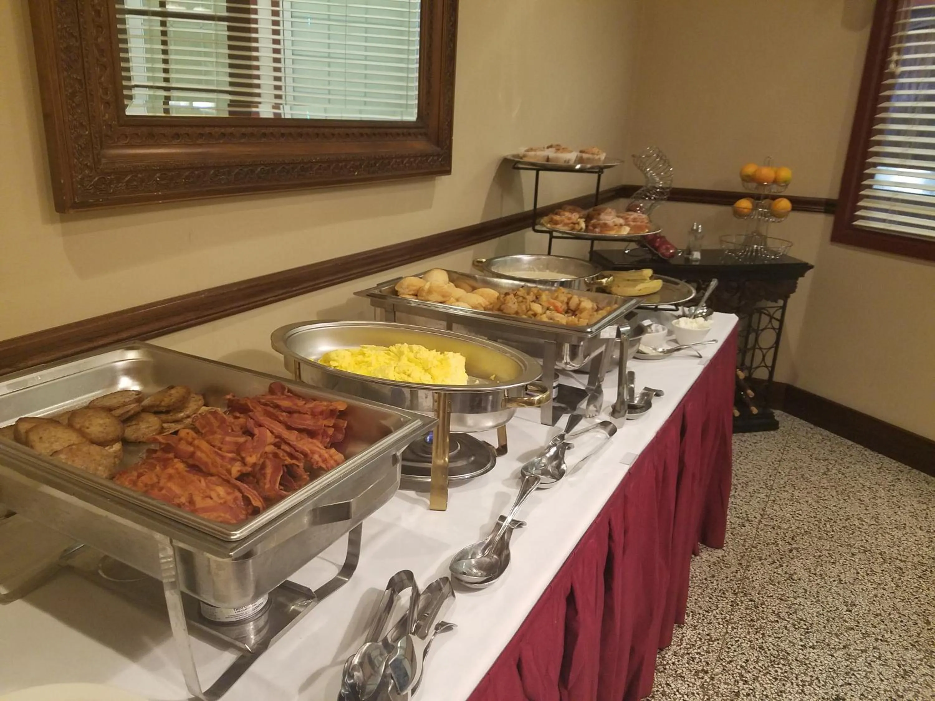 Continental breakfast in Arrow Hotel