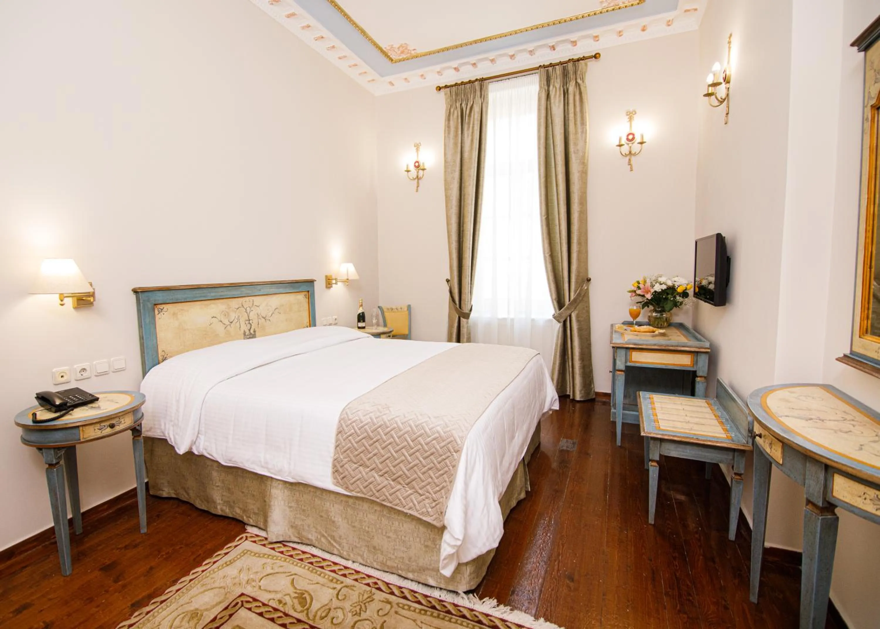 Bedroom, Bed in Palaiologos Luxury City Hotel