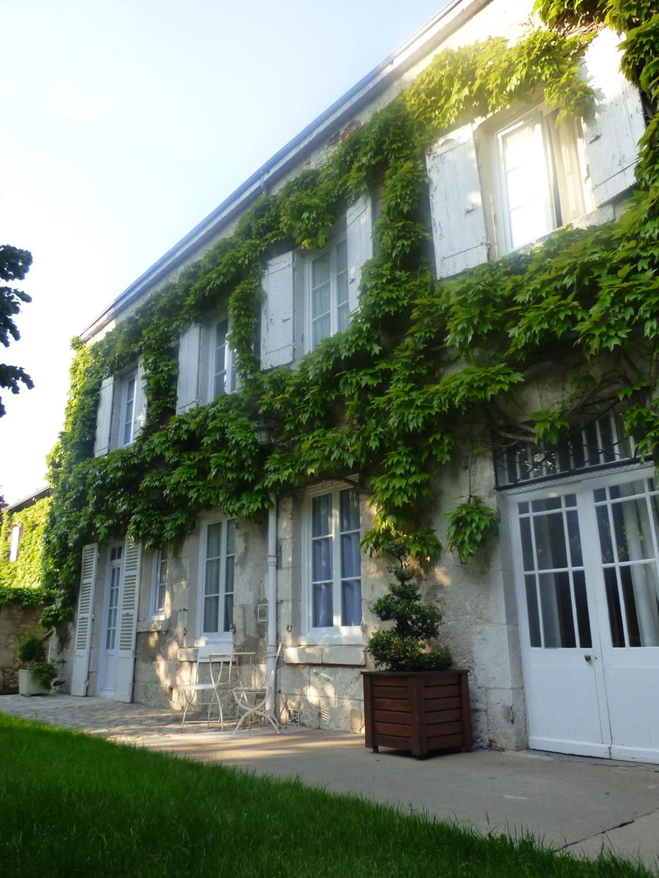 Facade/entrance in Hôtel La Tonnellerie