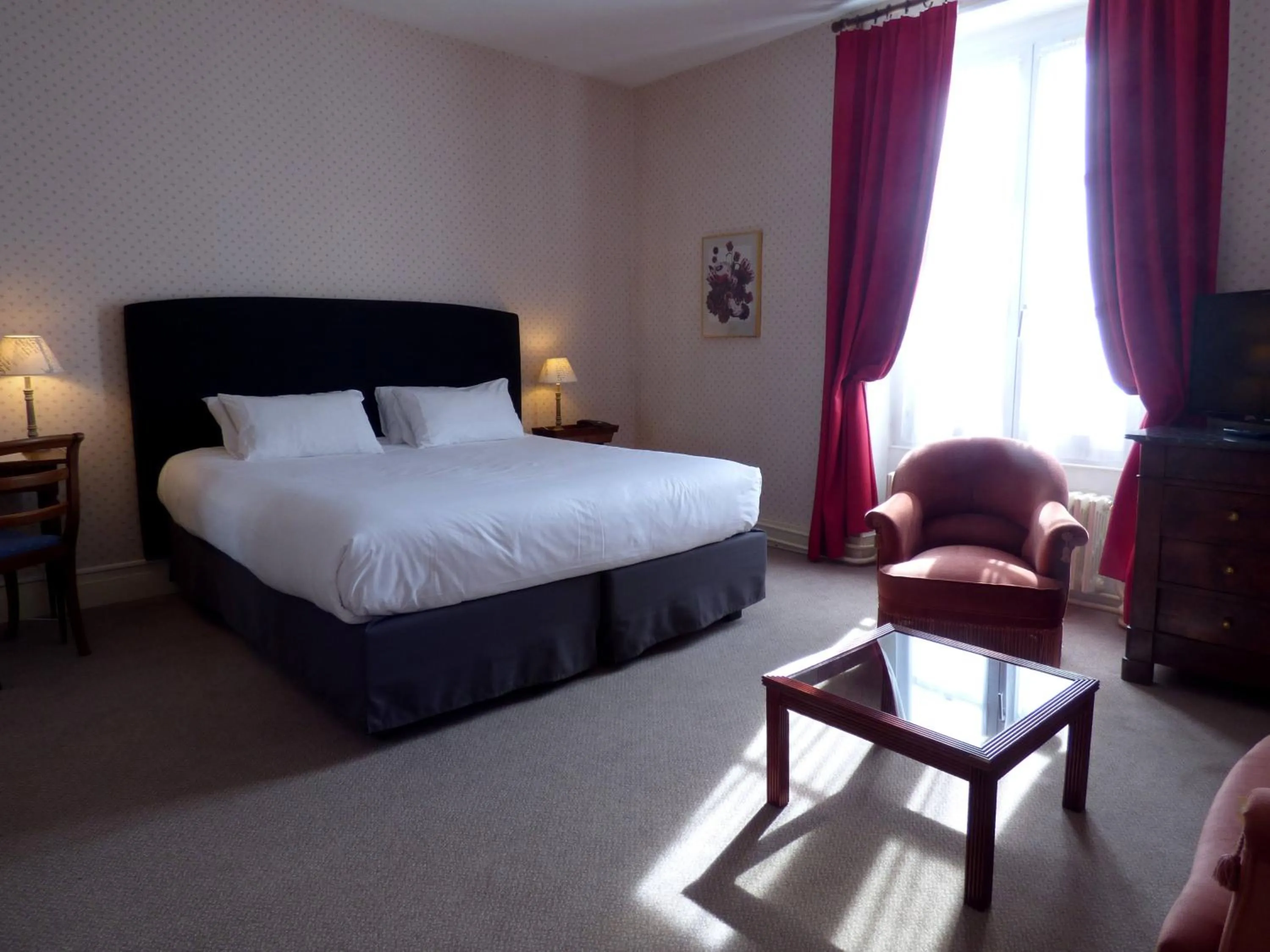 Bed in Hôtel La Tonnellerie